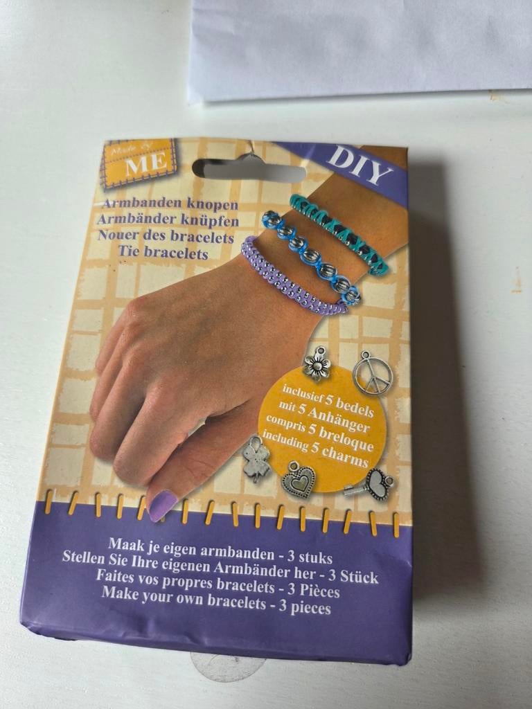 DIY Armbanden Knoopset - Maak je eigen armbanden, Ophalen of Verzenden, Gebruikt, Overige typen