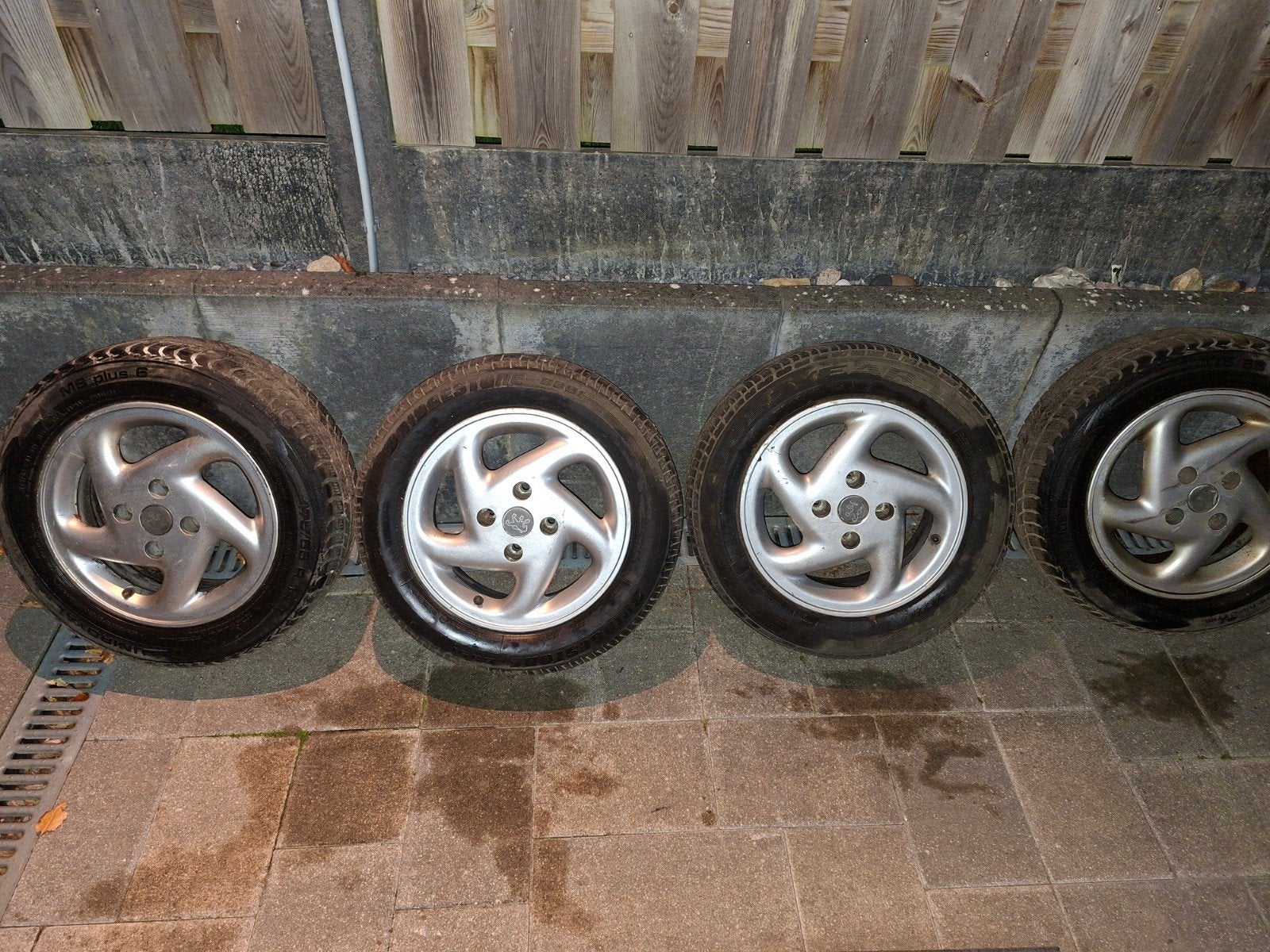 Set van 4 originele 14 inch Peugeot lichtmetalen velgen, Ophalen of Verzenden, Gebruikt, Peugeot