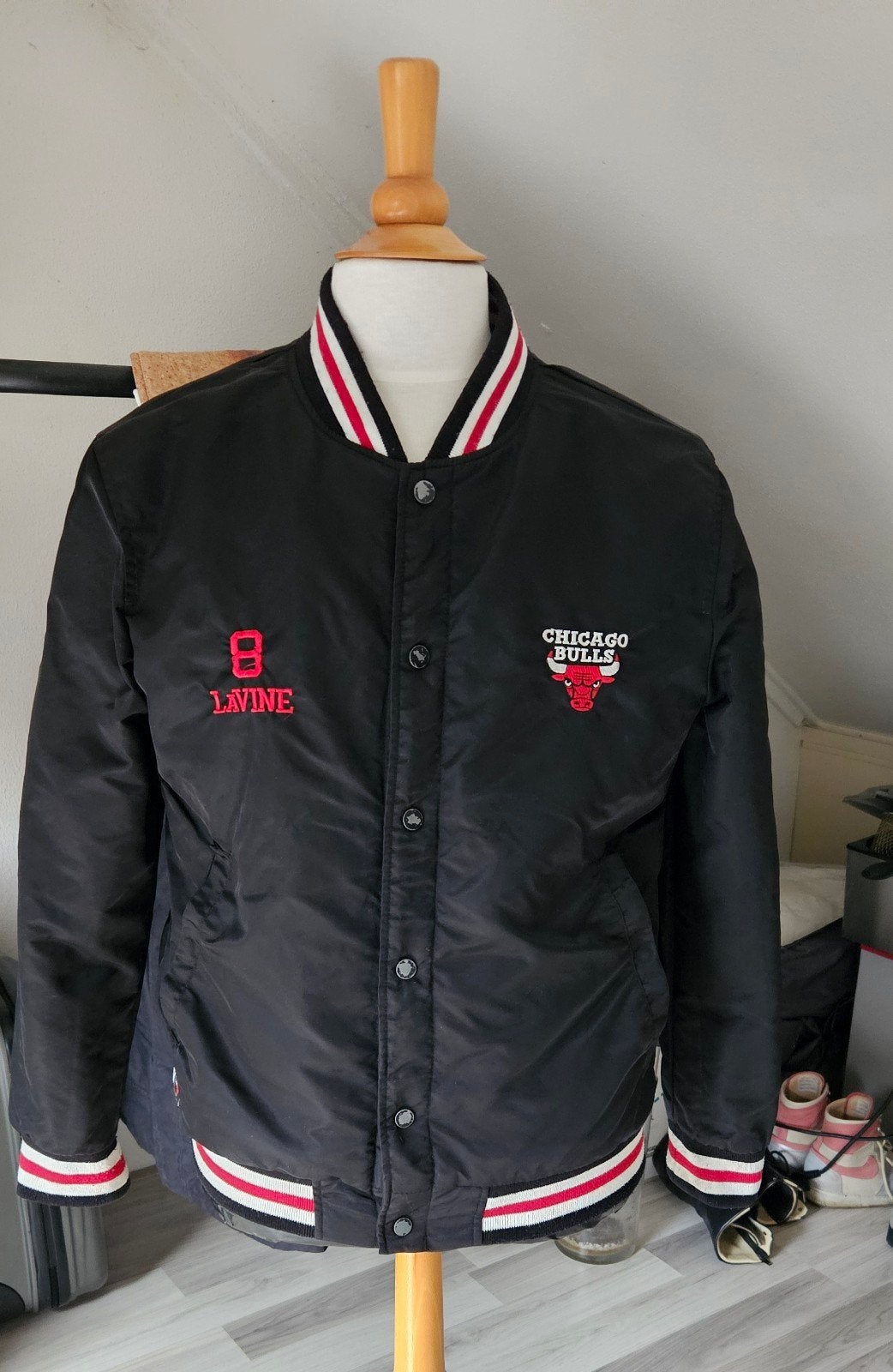 Chicago Bulls bomberjas maat L, Maat 52/54 (L), Zwart, Ophalen of Verzenden, Gedragen