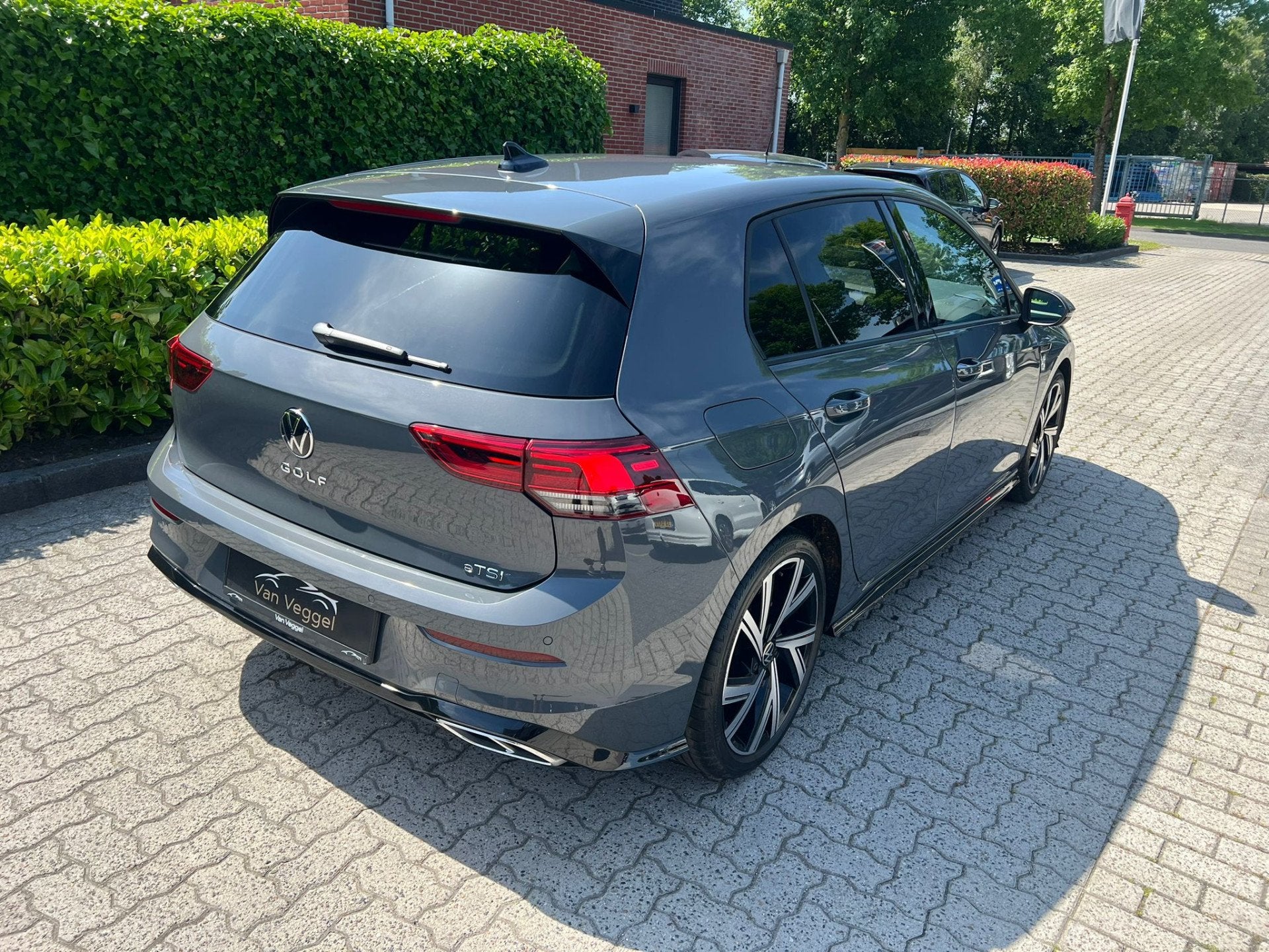 Volkswagen Golf 1.0 eTSI R line camera, virtual cockpit, cru, Automatische klimaatregeling, Zwart, Alcantara, Bedrijf