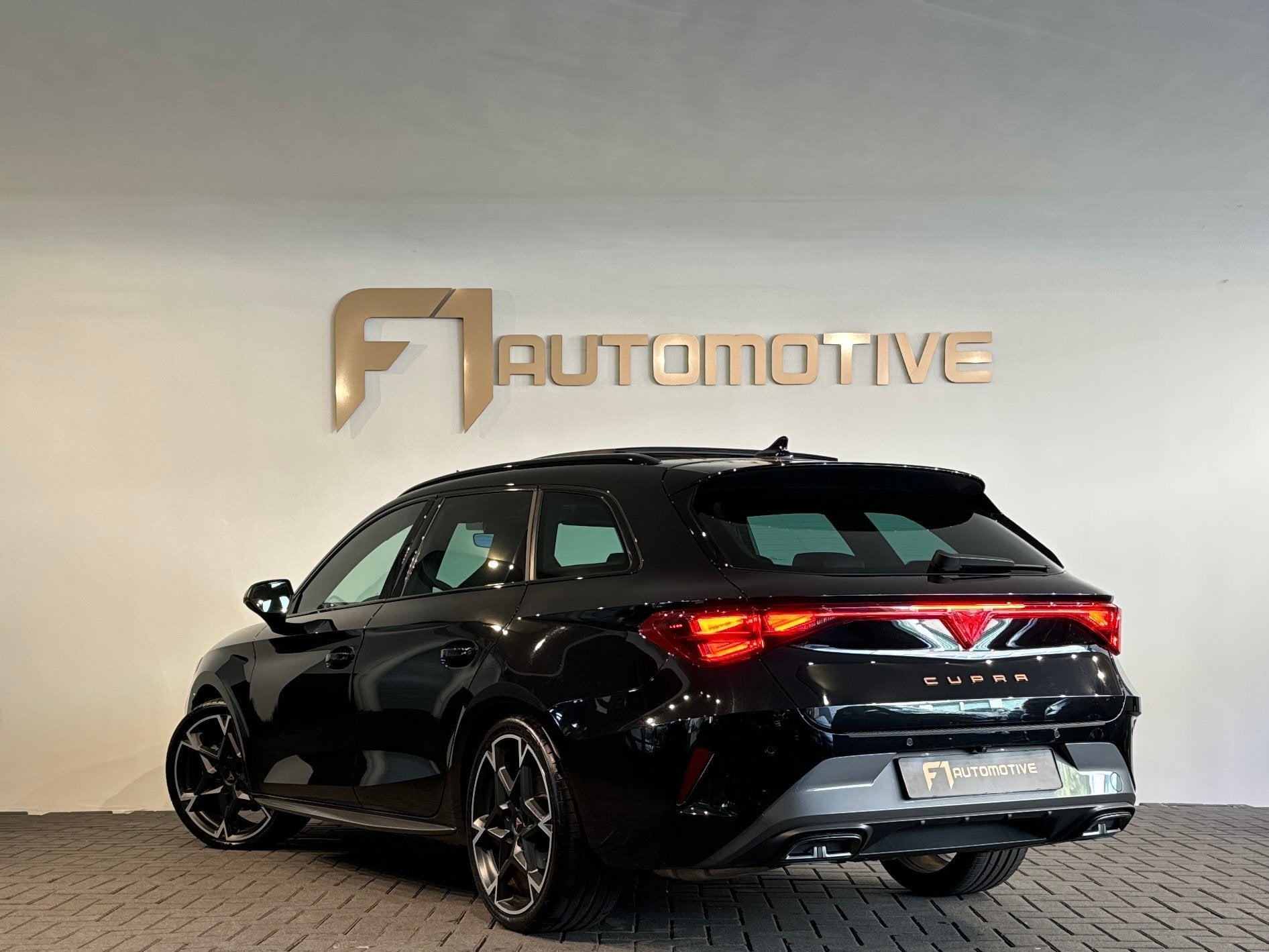 Cupra Leon Sportstourer 1.5 TSI e-Hybrid Business Pano|Sennh, Auto's, Dealer onderhouden, 77 km/l, Euro 6, 4 cilinders