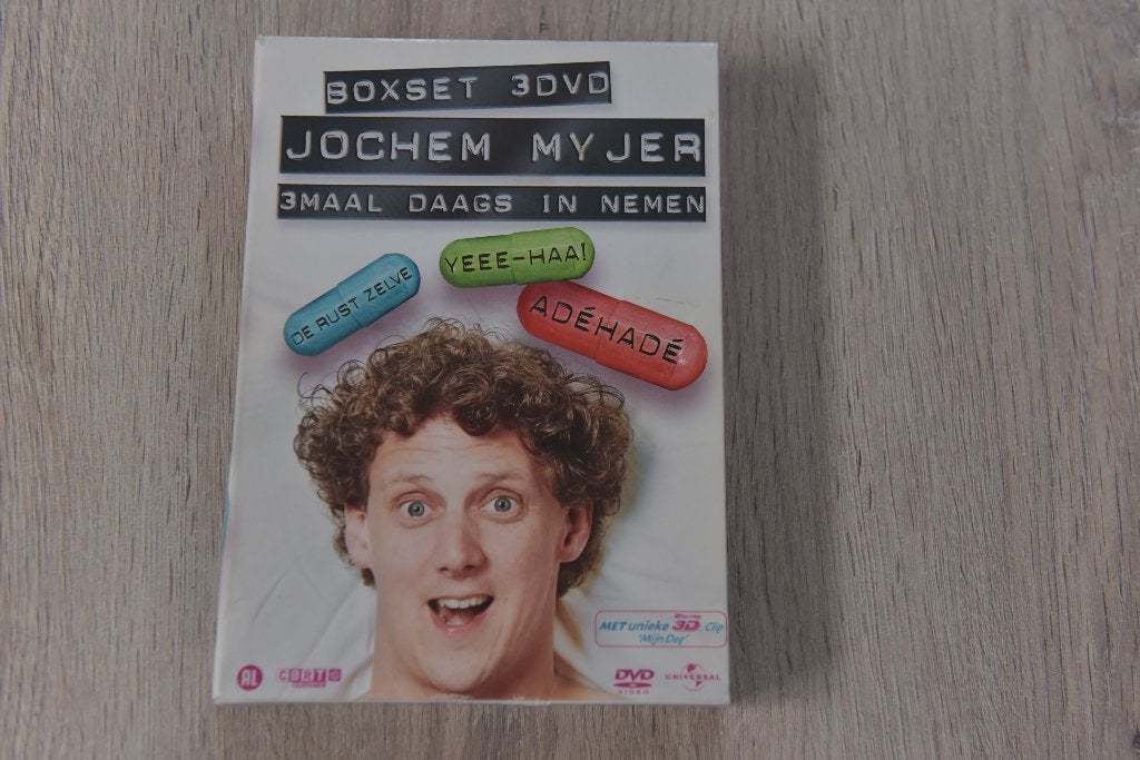 JOCHEM MYJER - 3 MAAL DAAGS IN NEMEN BOXSET 4DVDbox, Stand-up of Theatershow, Overige artiesten, Verzenden, Alle leeftijden
