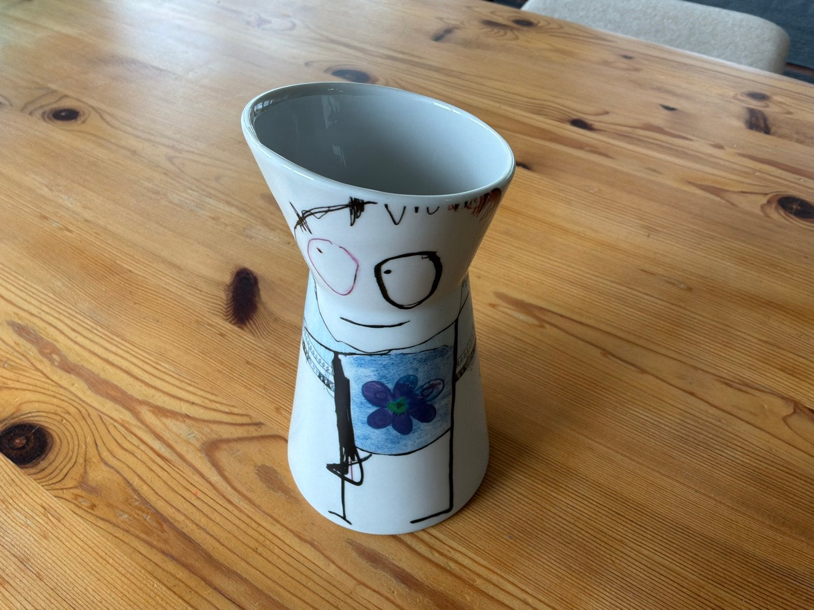 Poul Pava 'Be Friends' kan/vaas by Aida, wit met tekening, Gebruikt, Met patroon/structuur, Wit, Ophalen of Verzenden