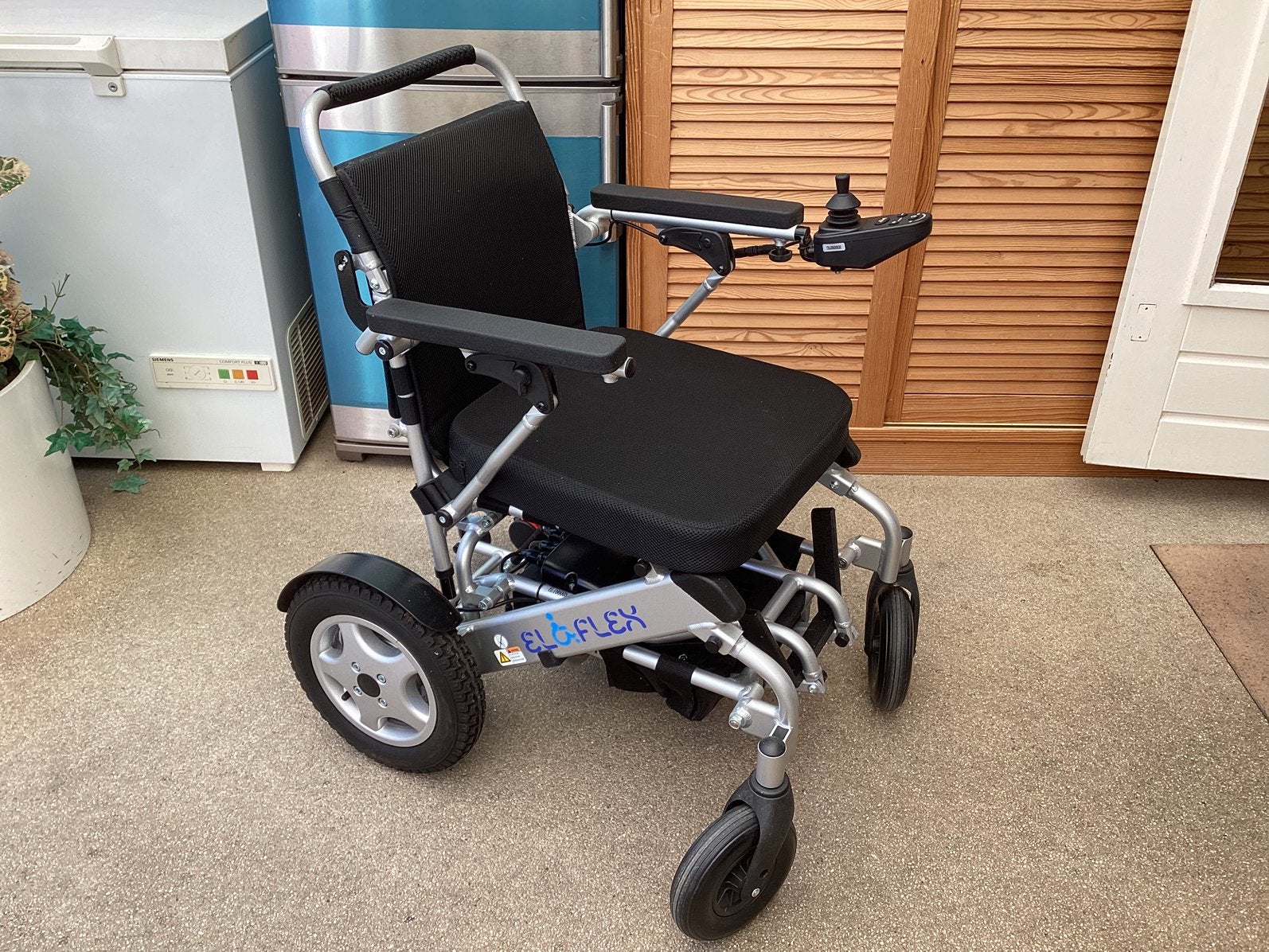 Eloflex electrische opvouwbare rolstoel, Diversen, Rolstoelen, Ophalen of Verzenden, Zo goed als nieuw, Elektrische rolstoel