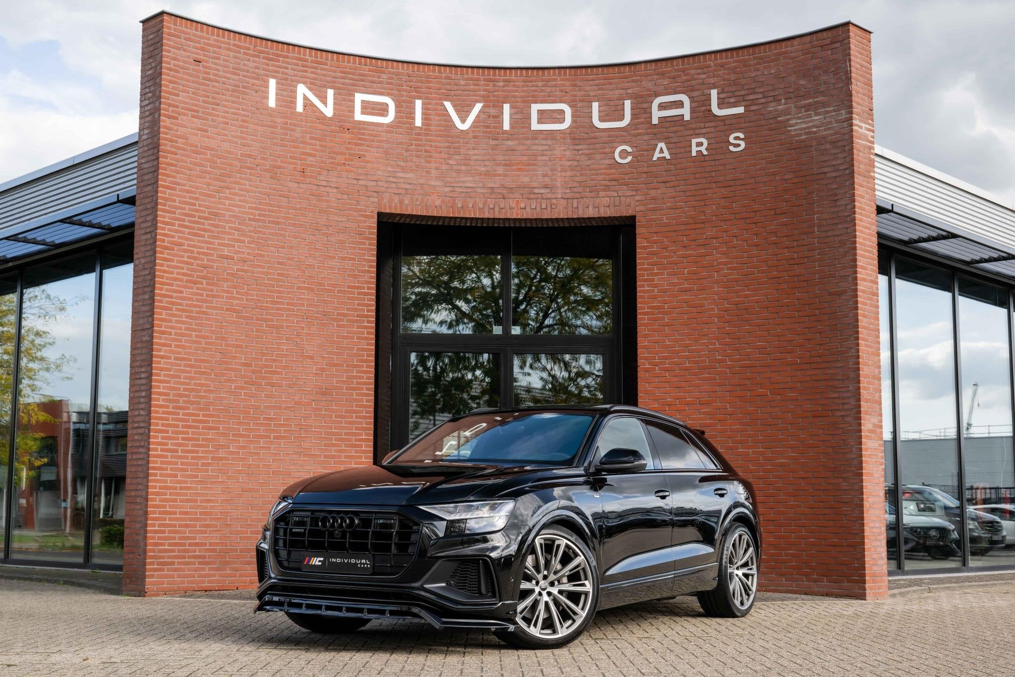 Audi Q8 55 TFSI e quattro S-Line Nightvision Softclose SQ8, Auto's, Automaat, Dealer onderhouden, Gebruikt, 2995 cc