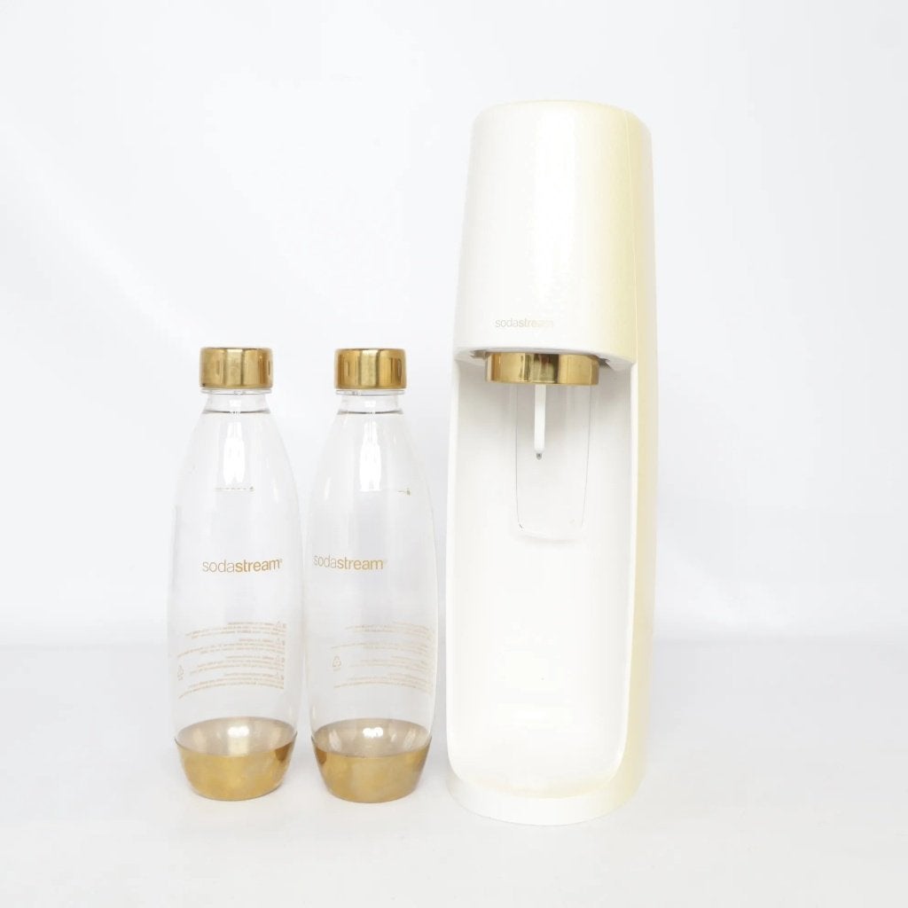 Sodastream + 2 bottles, Witgoed en Apparatuur, Ophalen of Verzenden, Gebruikt
