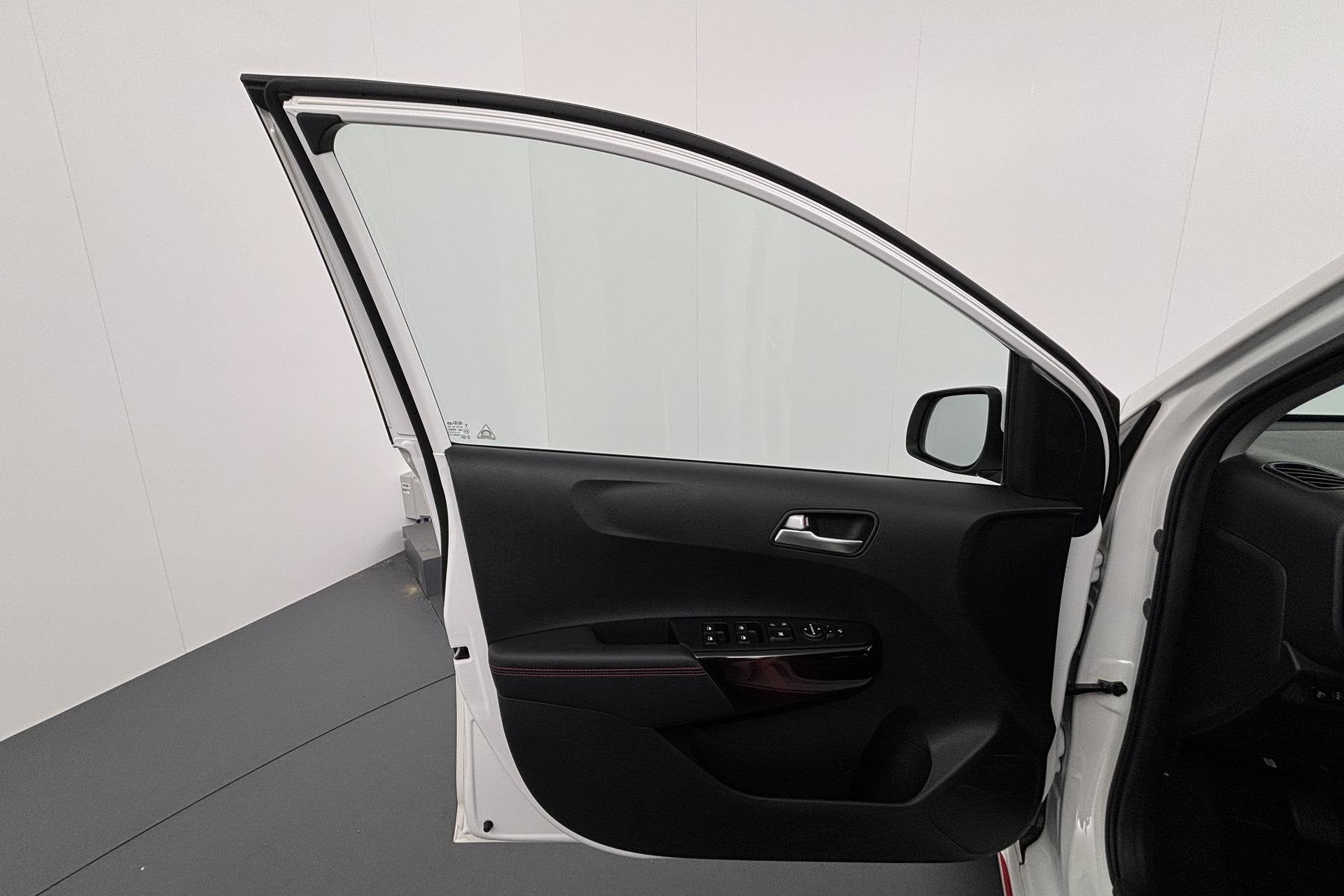 Foto 35 van Kia Picanto 1.0 DPi GT-Line Compacte allrounder met een spor