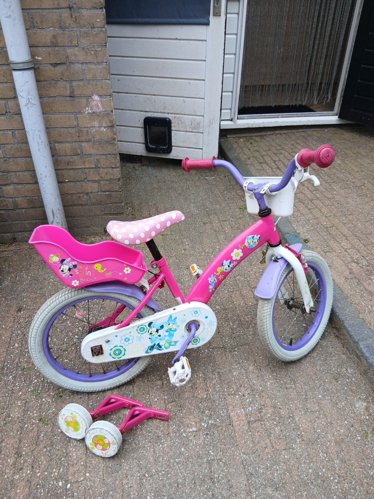 Roze kinderfietsje met zijwieltjes - Minnie Mouse, Fietsen en Brommers, Fietsen | Kinderfietsjes, Terugtraprem, Zijwieltjes, Minnie Mouse