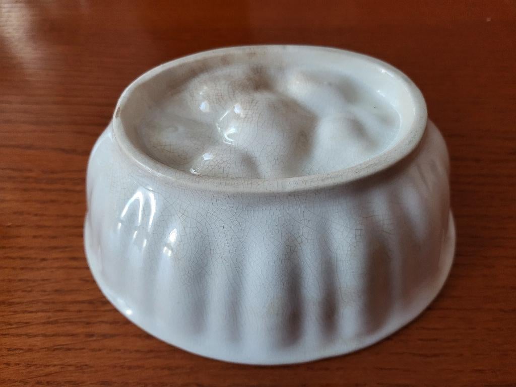 Maastrichts aardewerk Puddingvorm 18 x 14 cm hoogte 8 cm, Antiek en Kunst, Ophalen of Verzenden