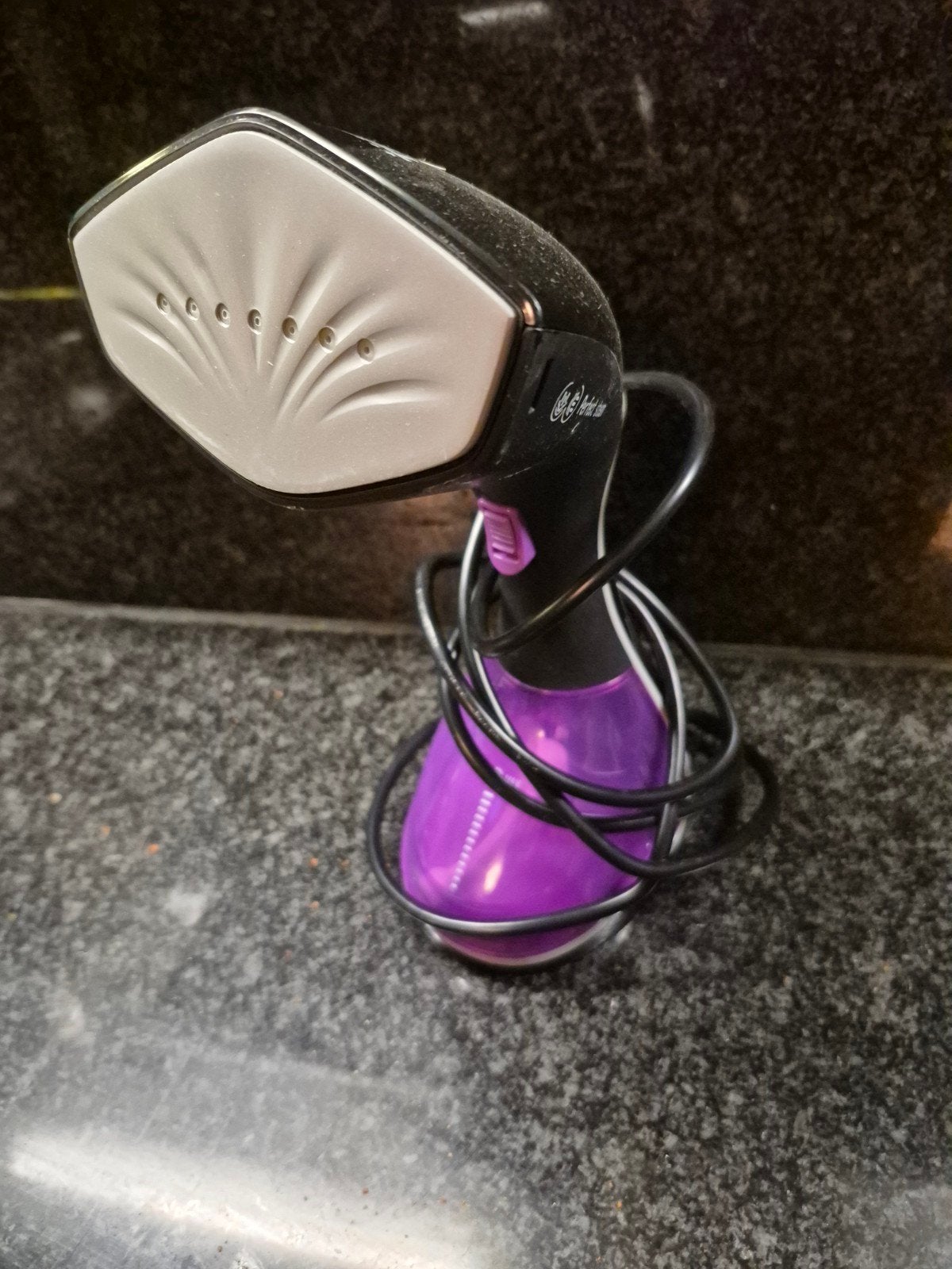 Tristar Handheld Garment Steamer ST-8921 - Zwart/Paars, Ophalen of Verzenden, Gebruikt, Draadloos strijkijzer
