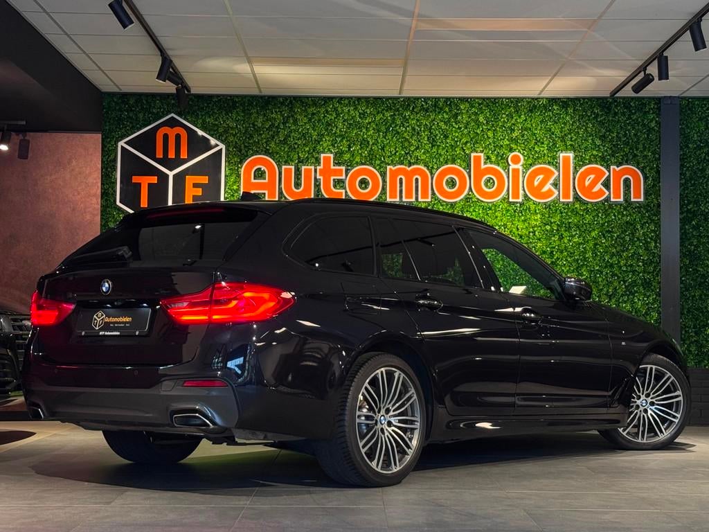 BMW 5-serie Touring 520i M SPORT Night ed. |H/K|HUD|360CAMER, Automaat, 1998 cc, Achterwielaandrijving, Gebruikt