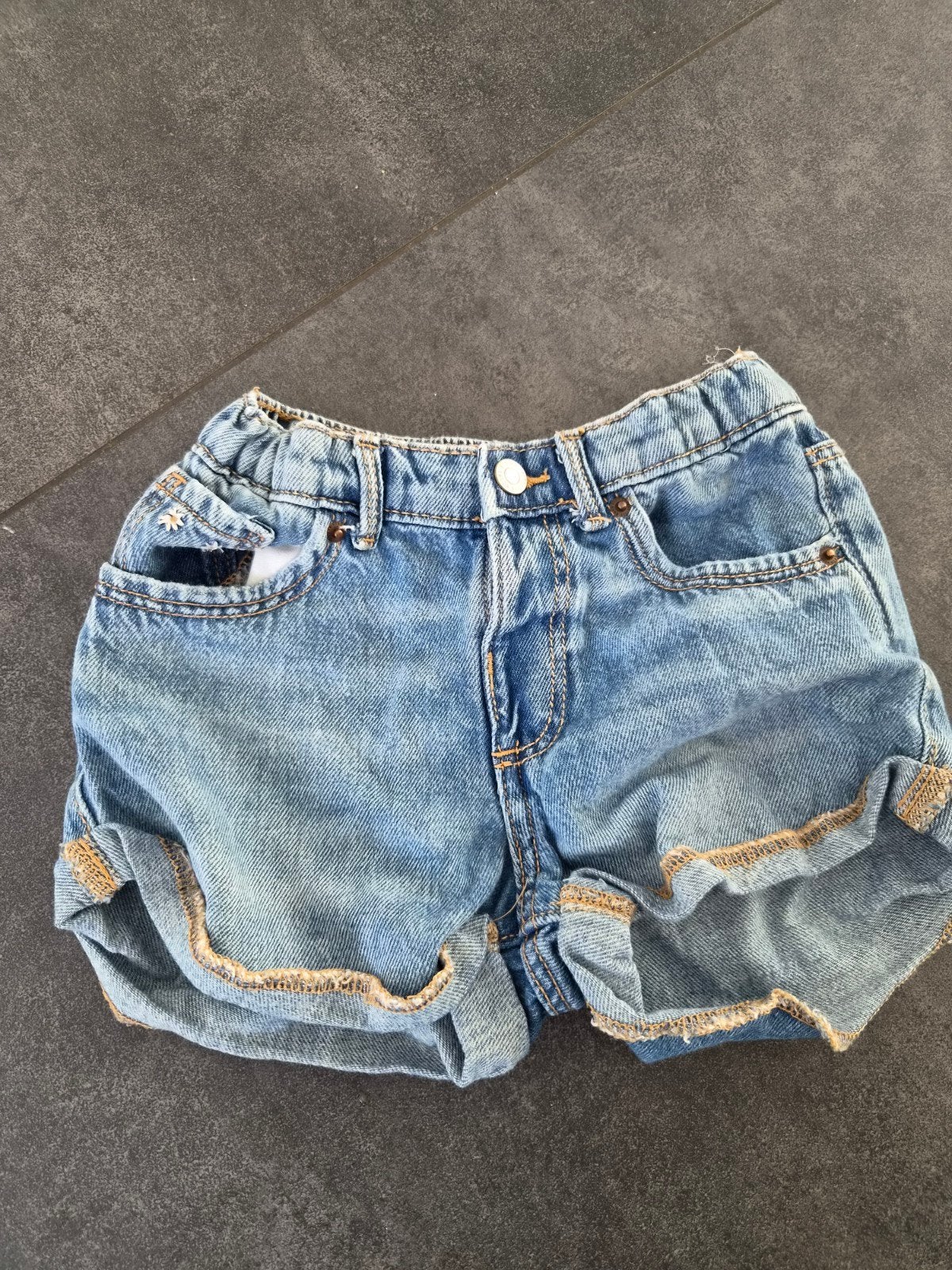 Korte spijkerbroek zara maat 110, Kinderen en Baby's, Kinderkleding | Maat 110, Broek, Gebruikt, Meisje, Ophalen of Verzenden