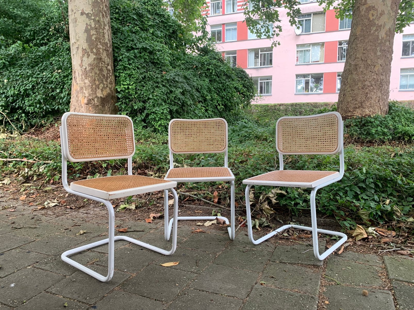 3 vintage Cesca buisframestoelen, Marcel Breuer stijl wit, Huis en Inrichting, Stoelen, Ophalen, Zo goed als nieuw, Overige kleuren