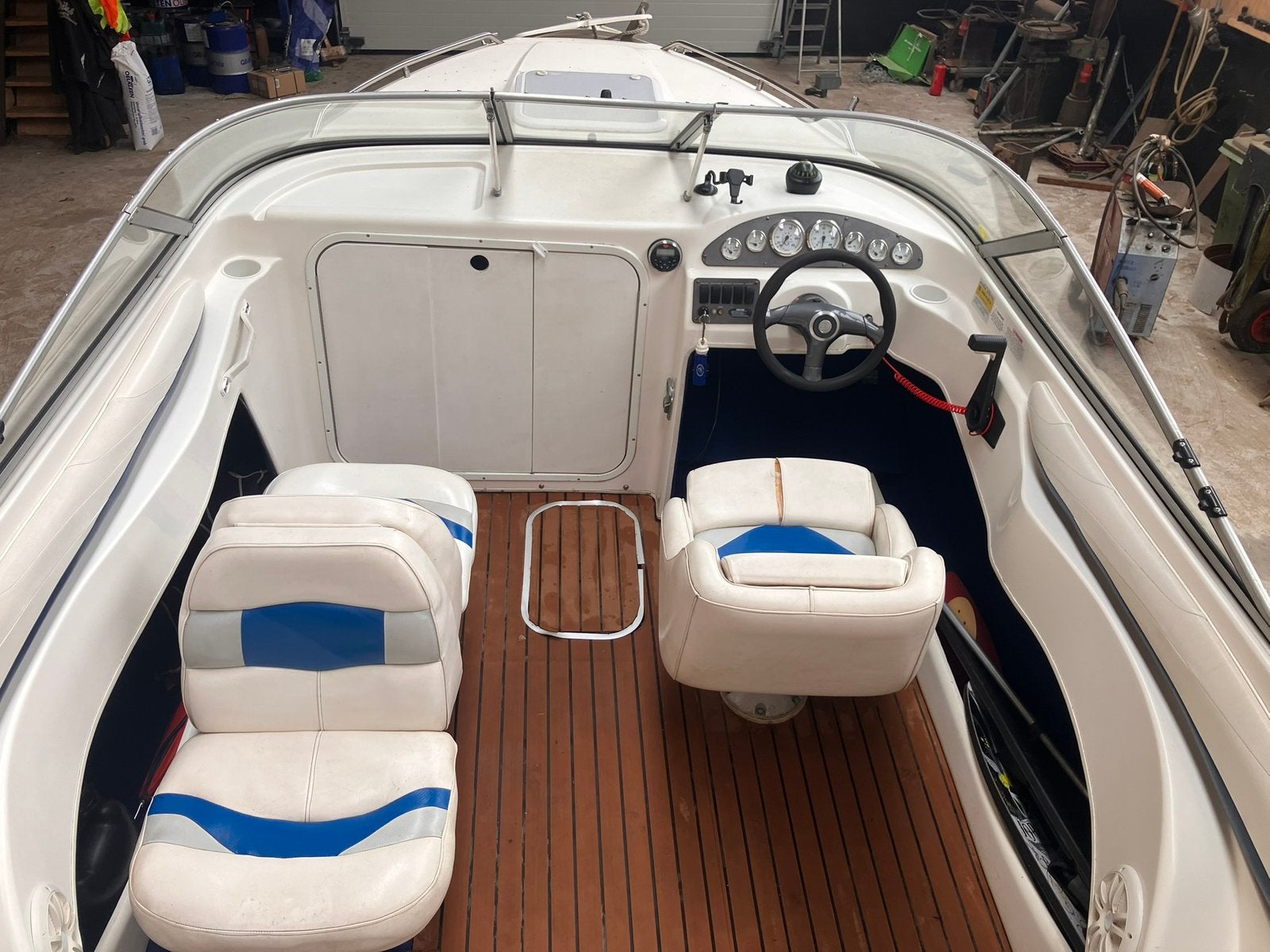 Larson Cuddy Speedboot met Volo Penta V8 5.0L, Watersport en Boten, Speedboten, Gebruikt, Benzine, 200 pk of meer, Binnenboordmotor