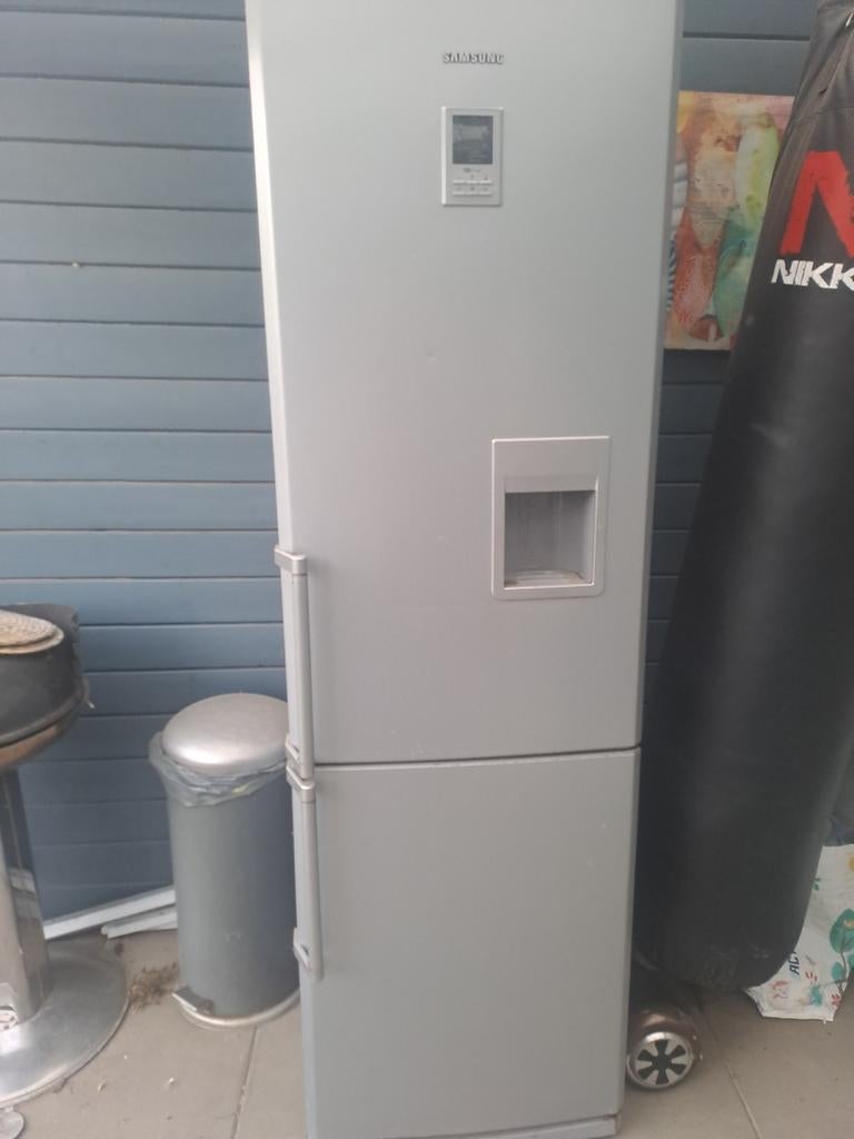 Samsung Koelkast met Vriezer - 180x60 cm, Witgoed en Apparatuur, Koelkasten en IJskasten, 200 liter of meer, Ophalen of Verzenden