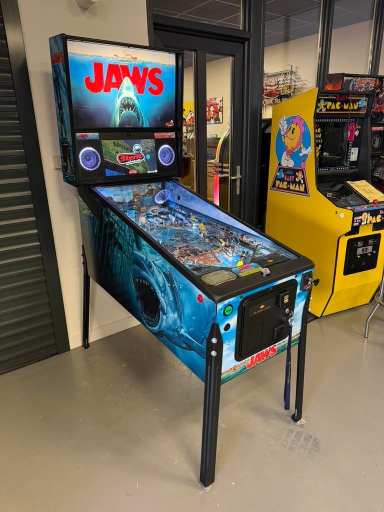 Prachtige flipperkast Stern Jaws Pinball Shaker Art Blades