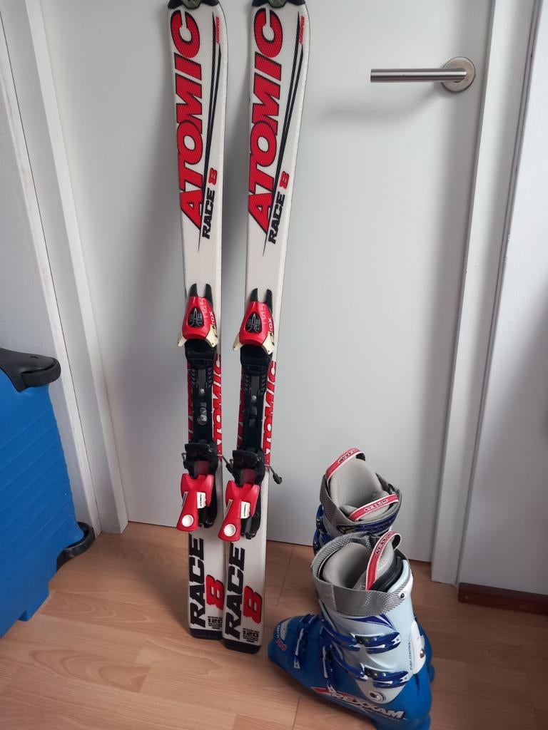 Skis met skischoenen, Gebruikt, 100 tot 140 cm, Ophalen of Verzenden, Atomic