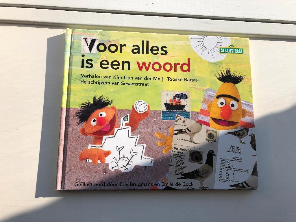 Kinderboek bert en ernie, voor alles is een woord., Ophalen of Verzenden, Zo goed als nieuw, Fictie algemeen