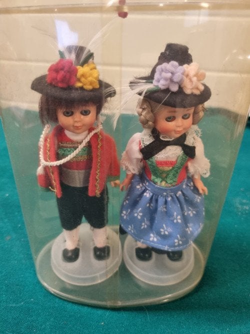 -	Souvenir poppen vintage oosterijk, Verzamelen, Ophalen of Verzenden, 'T Olde Gre-j, Info@toldegrej.nl, Endepoelstraat 20f Didam