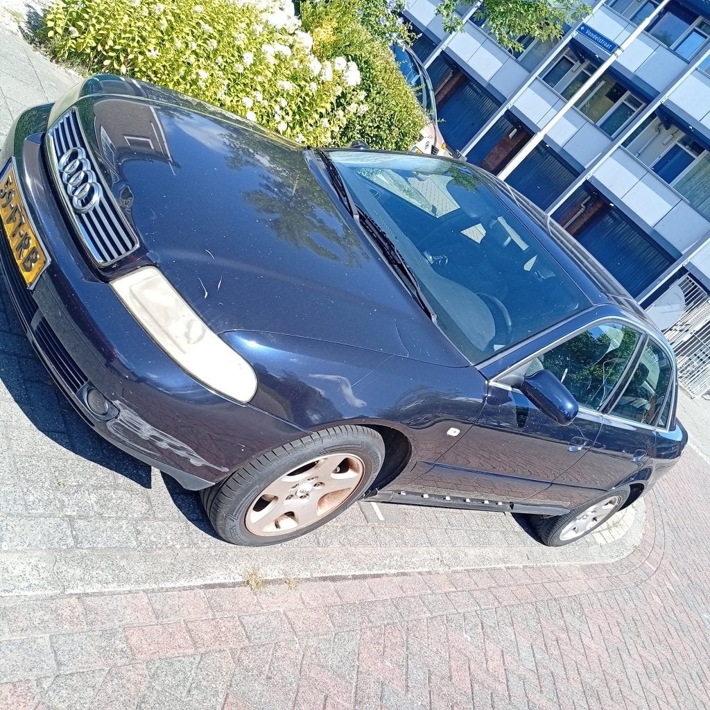 Audi A4 1.6 74KW 2000 Blauw, Auto's, 4 cilinders, Blauw, 1175 kg, Handgeschakeld