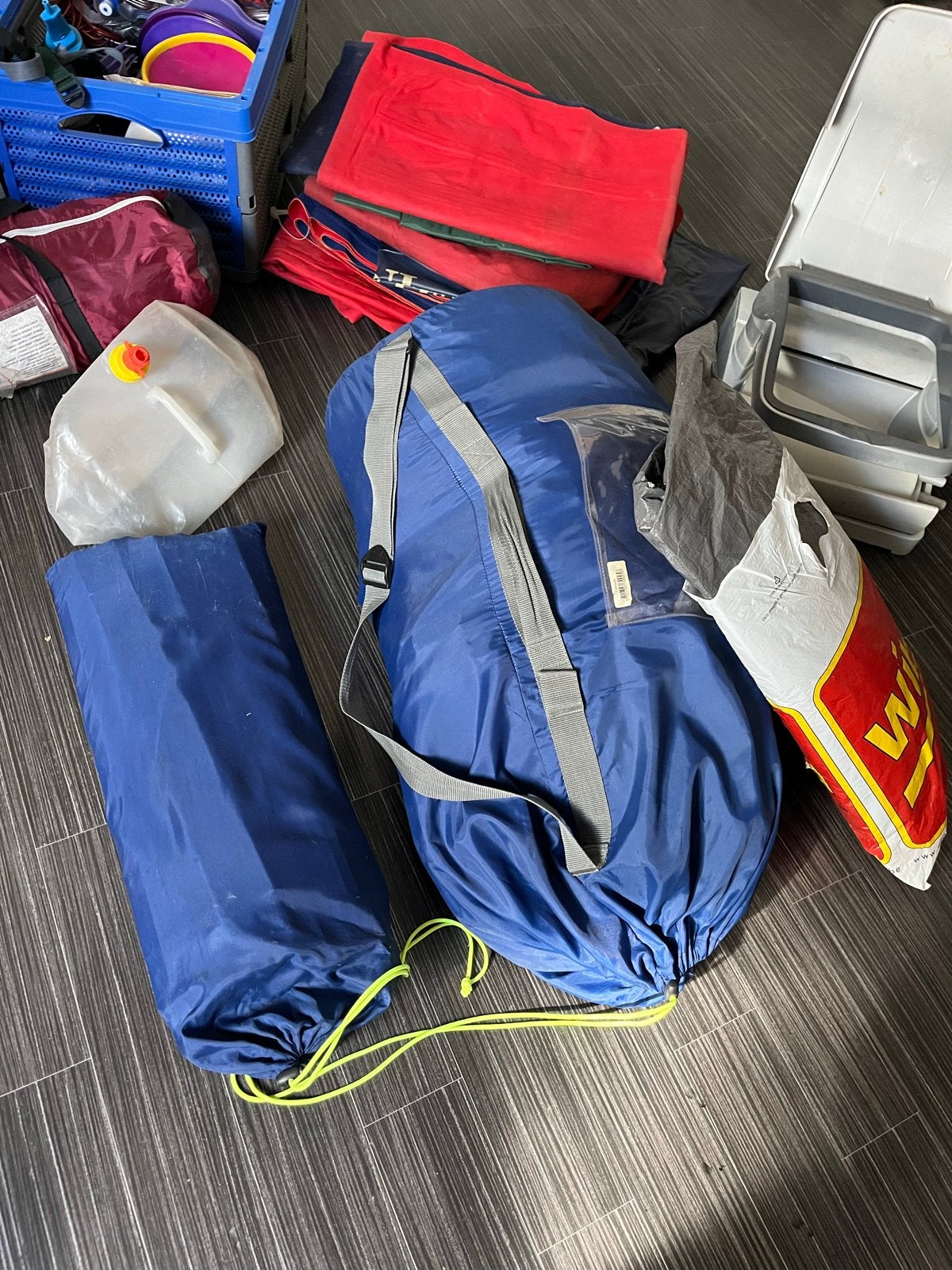 Grote 4-persoons tent met complete kampeeruitrusting, Caravans en Kamperen, Tenten, Ophalen, Gebruikt, Tot en met 4