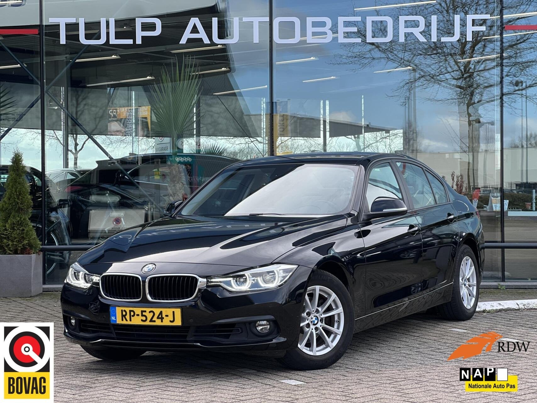 BMW 3-serie 318i High Executive Automaat Clima 2018 Leer NAP, Auto's, Automaat, Zwart, 3 cilinders, Sedan