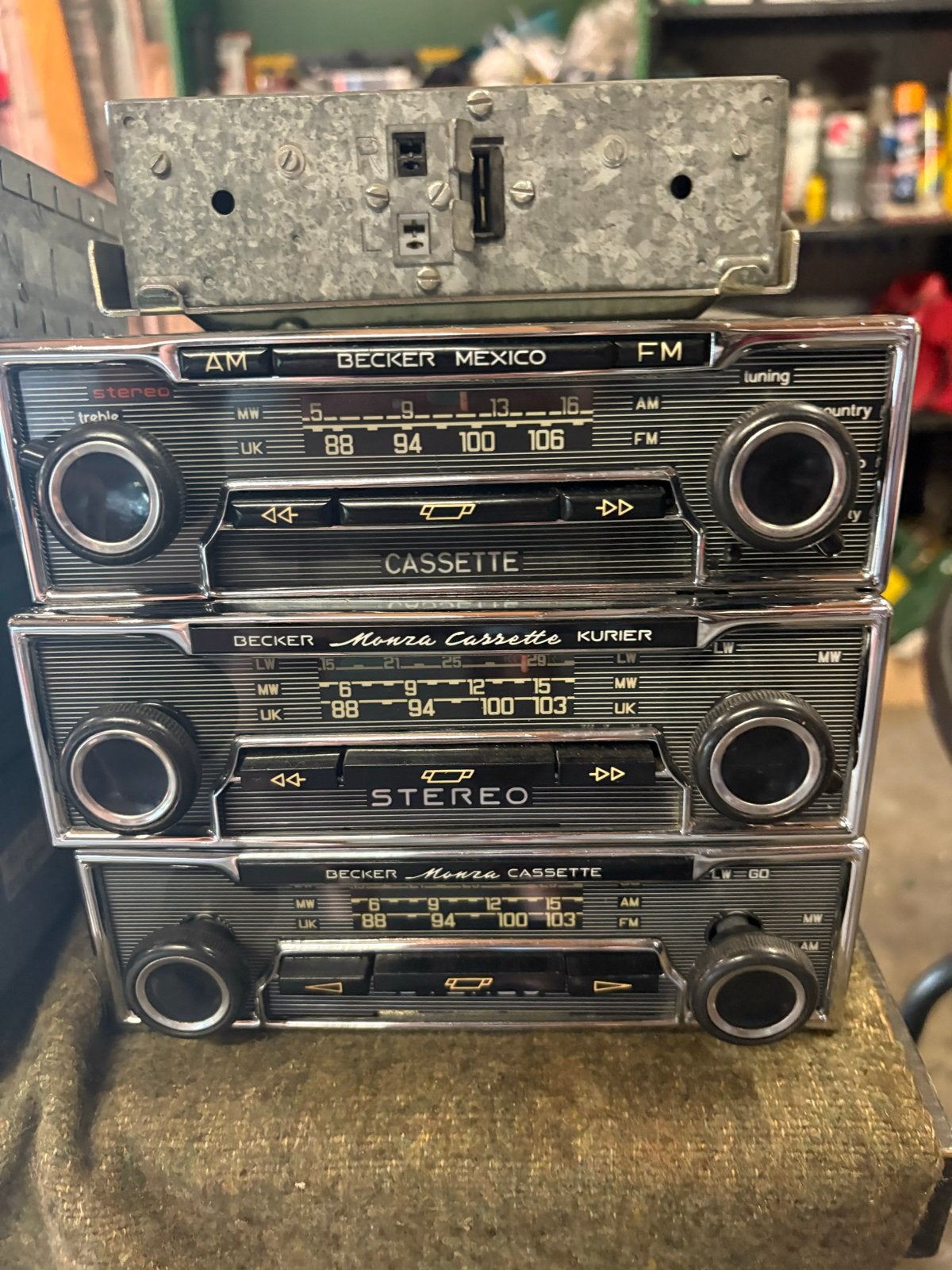 Set van 10 Mercedes Benz Becker autoradio's voor handelaar, Auto diversen, Autoradio's, Ophalen, Gebruikt