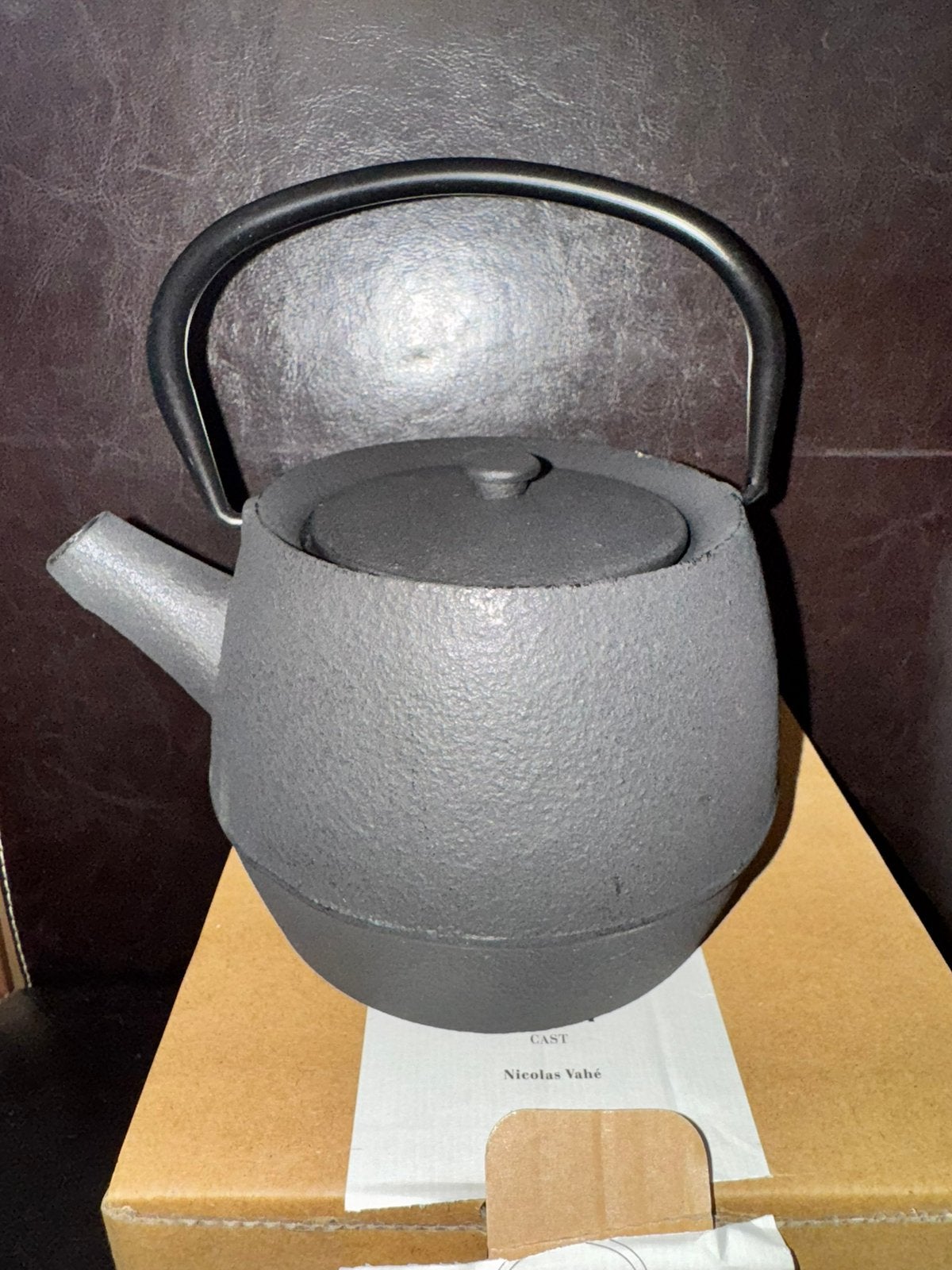 Gietijzeren theepot cast van Nicolas vahe nieuw in doos, Ophalen of Verzenden, Nieuw