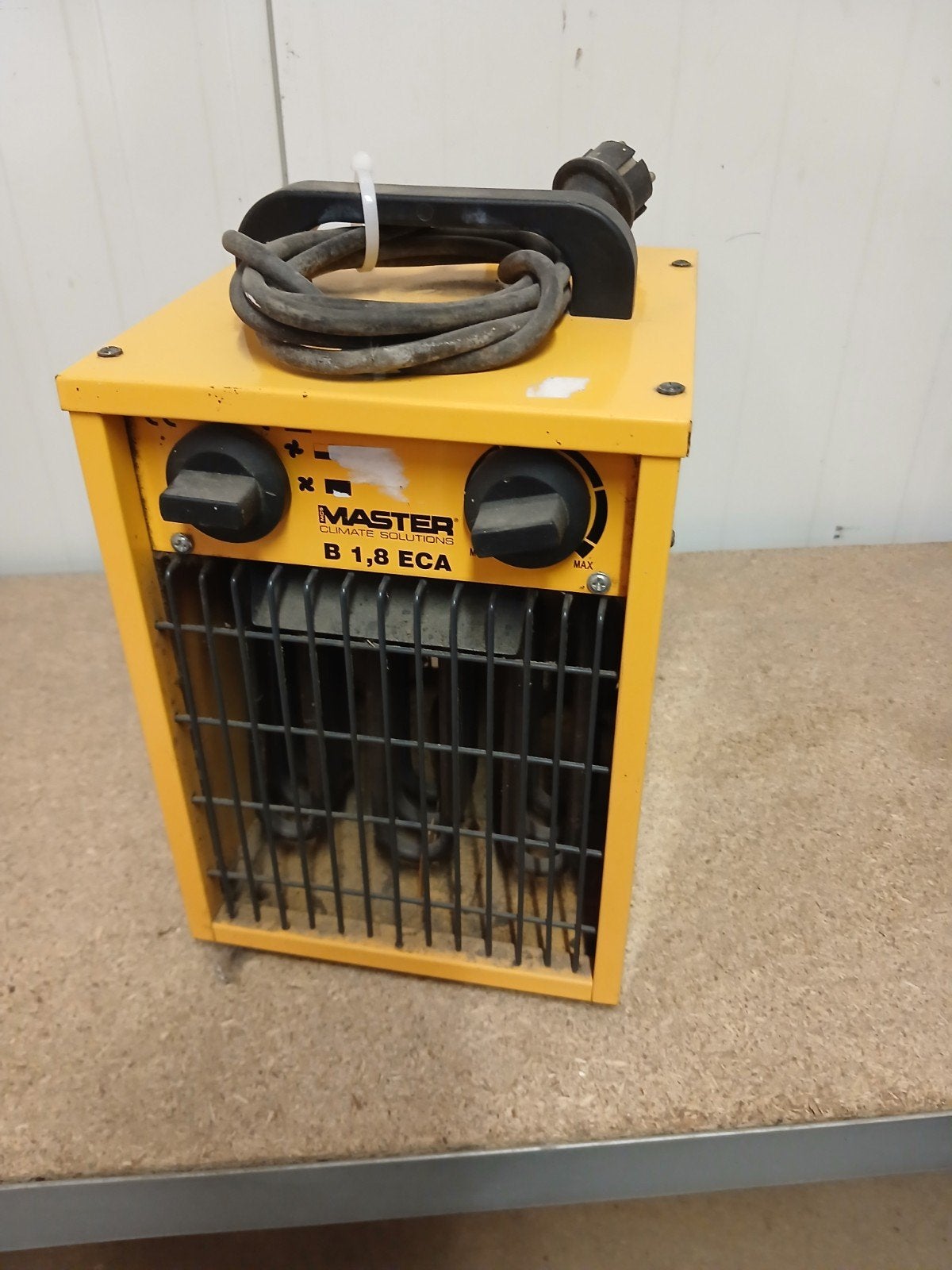 Master B 1.8 ECA Elektrische Kachel - Compact & Krachtig, Ophalen, 30 tot 80 cm, Gebruikt, Kachel
