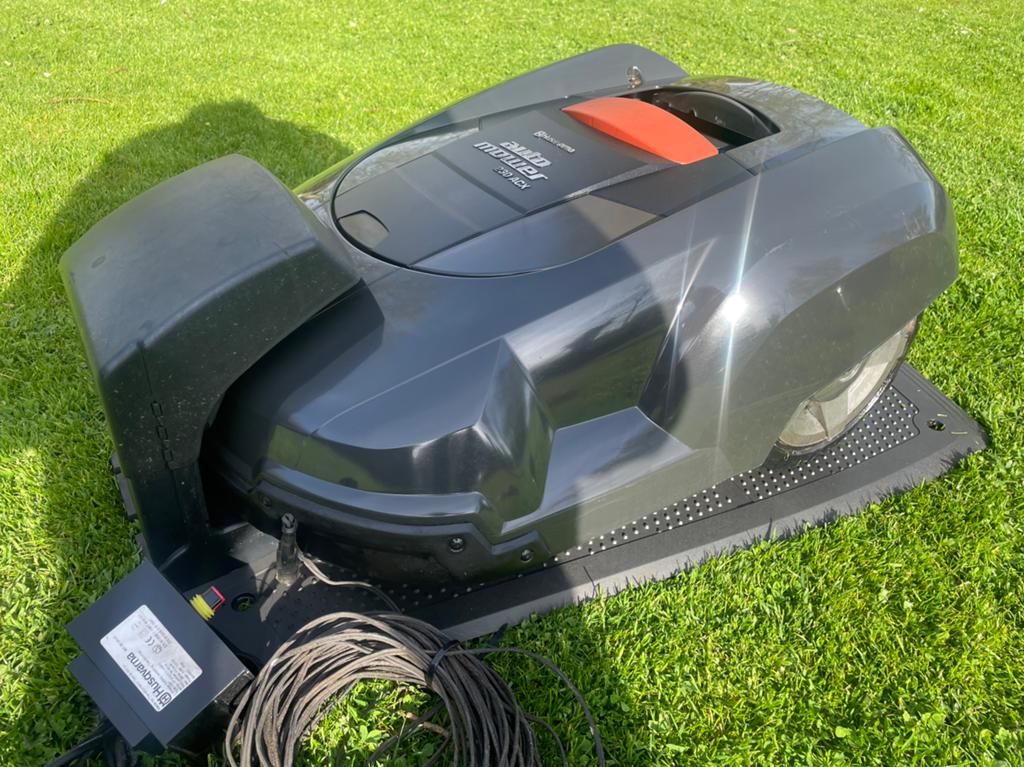 Husqvarna 230/220 robotmaaier, Ophalen, Zo goed als nieuw