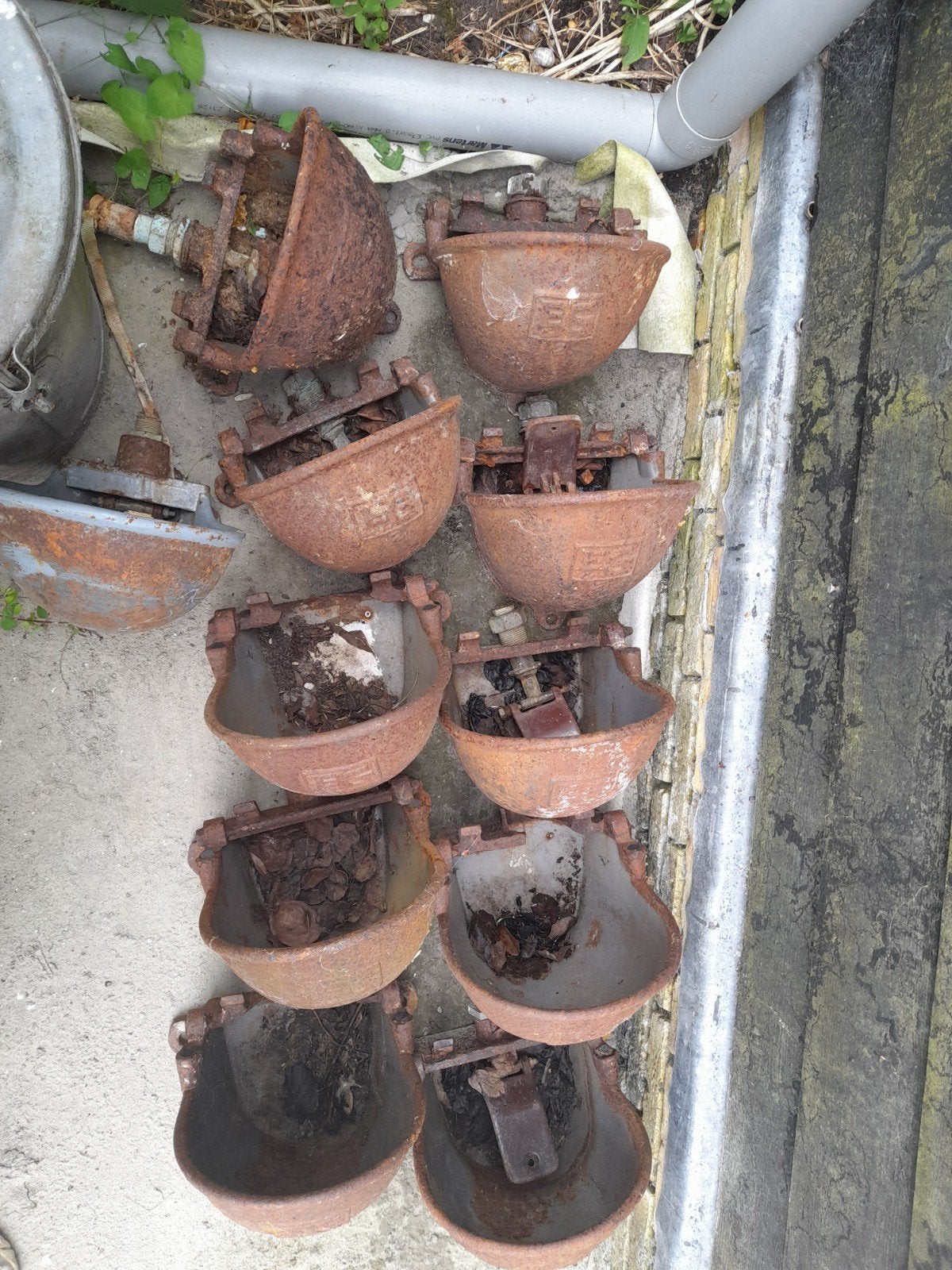 Oude gietijzeren drinkbakken koeien, Tuin en Terras, Ophalen, Gebruikt, Minder dan 30 cm, Rond
