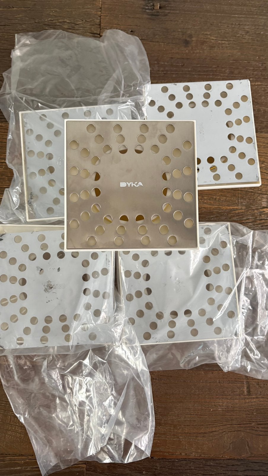 Nieuwe Dyka vloerputten - totaal 6 stuks, Afvoer, Pvc, Nieuw, Ophalen of Verzenden