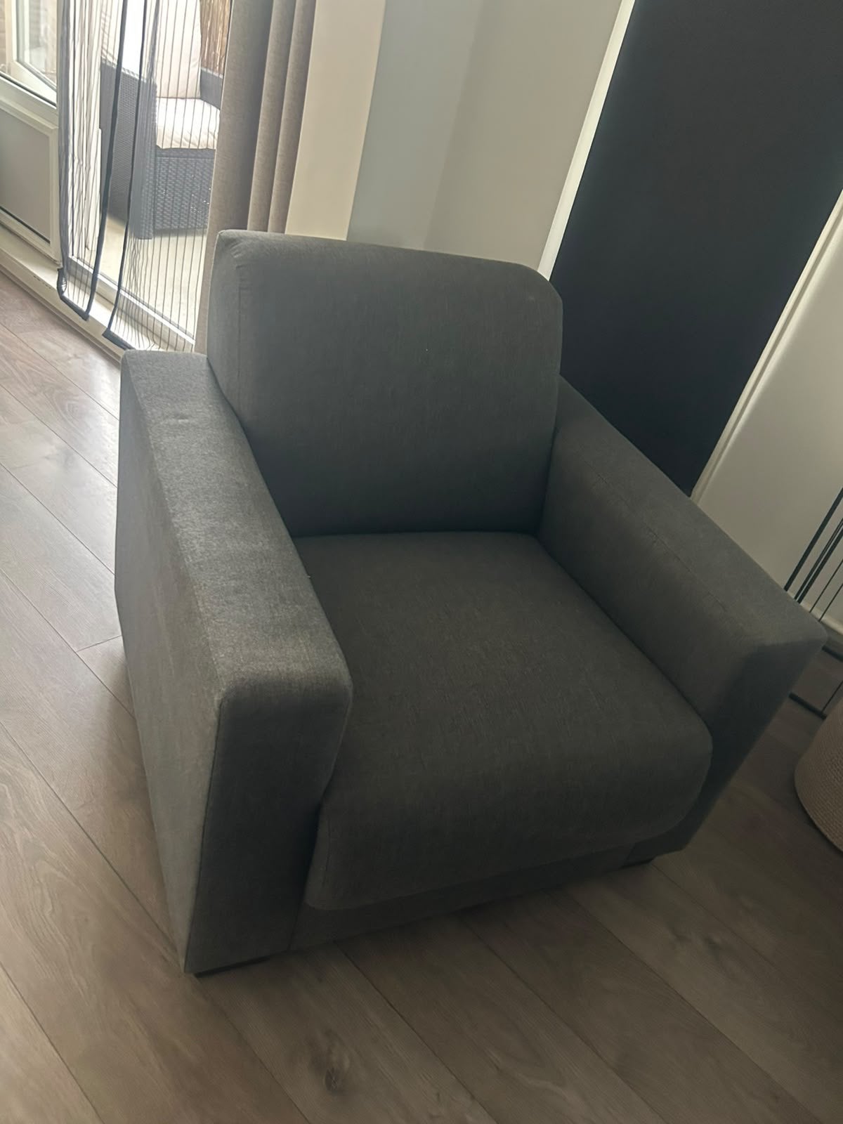 Gratis grote grijze stoel op te halen., Ophalen, Eenpersoons, 75 tot 100 cm, Zo goed als nieuw