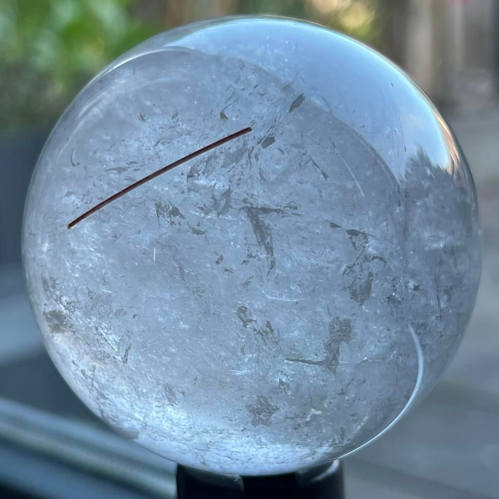 Hoge kwaliteit bergkristal bol met naald insluitsel - 483 gr, Gebruikt, ., Ophalen of Verzenden, .