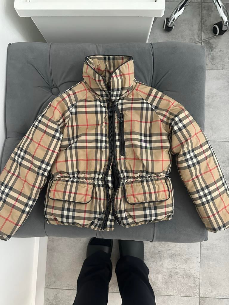 Burberry jas maat 116 - Goede staat, Kinderen en Baby's, Kinderkleding | Maat 116, Ophalen of Verzenden, Zo goed als nieuw, Meisje