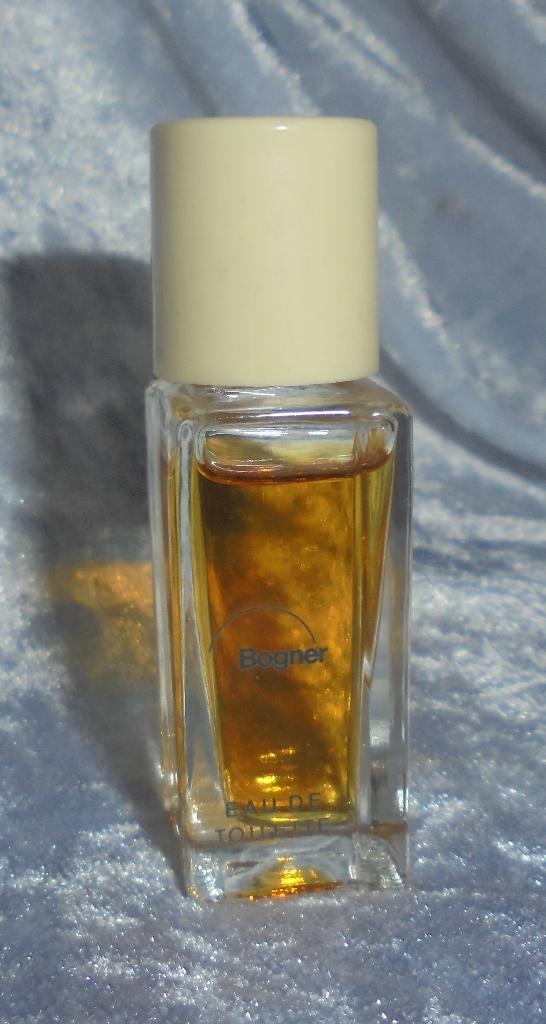 Volle parfum mini Bogner, Ophalen of Verzenden, Zo goed als nieuw, Miniatuur, Gevuld