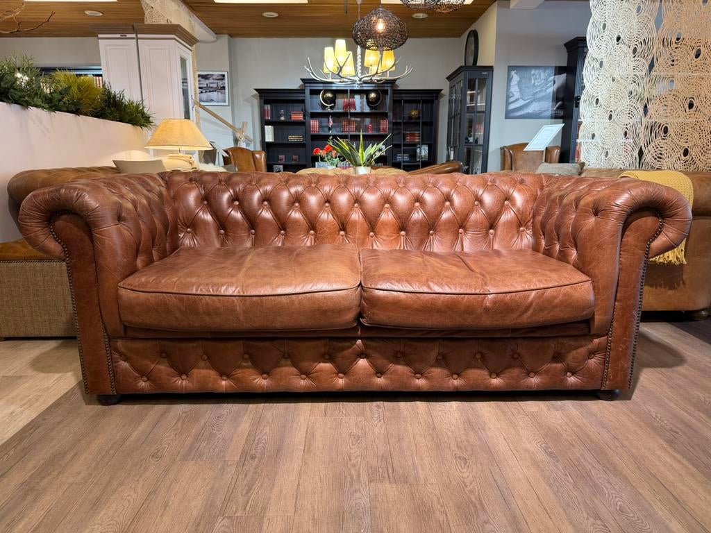 Stoere industriële Chesterfield 3 zits bank Vintage bruin, Antiek en Kunst, Ophalen of Verzenden