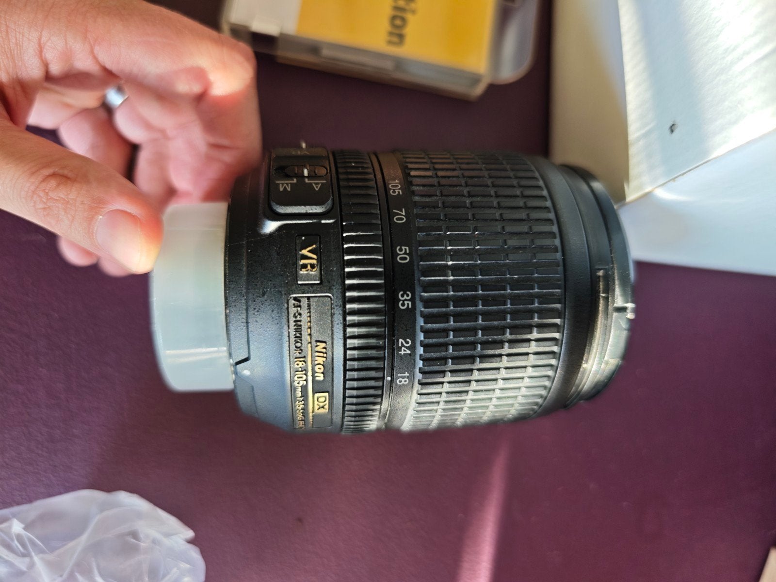 Nikon 18-105mm lens met zonnekap en 2 UV filters, Audio, Tv en Foto, Fotografie | Lenzen en Objectieven, Ophalen of Verzenden