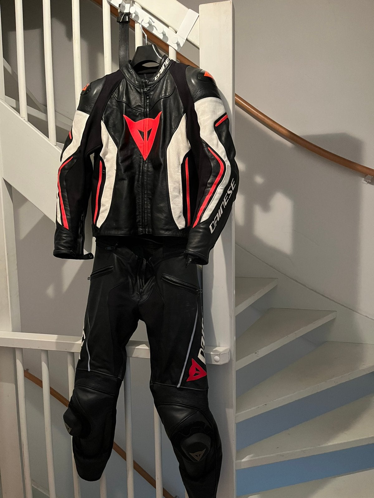 Leer motorpak Dainese heren passen is mogelijk, Motoren, Kleding | Motorkleding, Ophalen, Tweedehands, Heren, Combipak