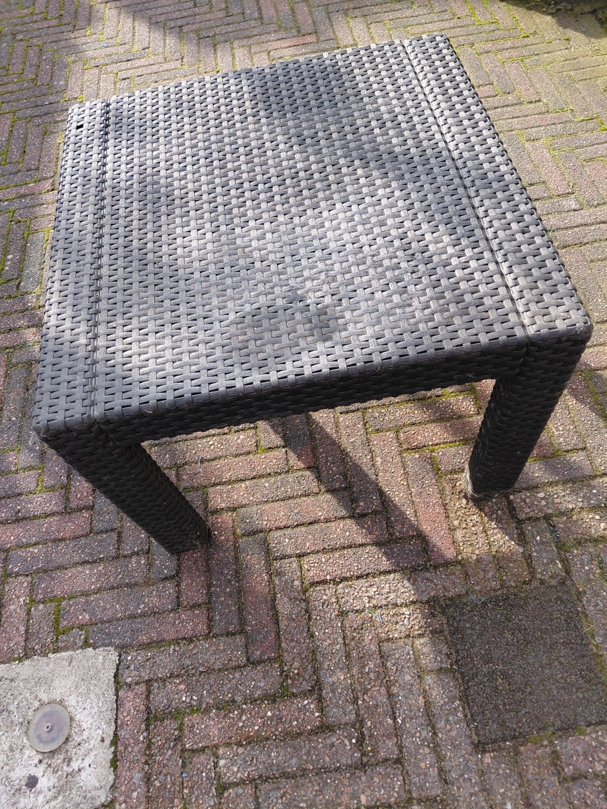 GRATIS  Tuintafeltje, Ophalen, Gebruikt, Vierkant, Kunststof