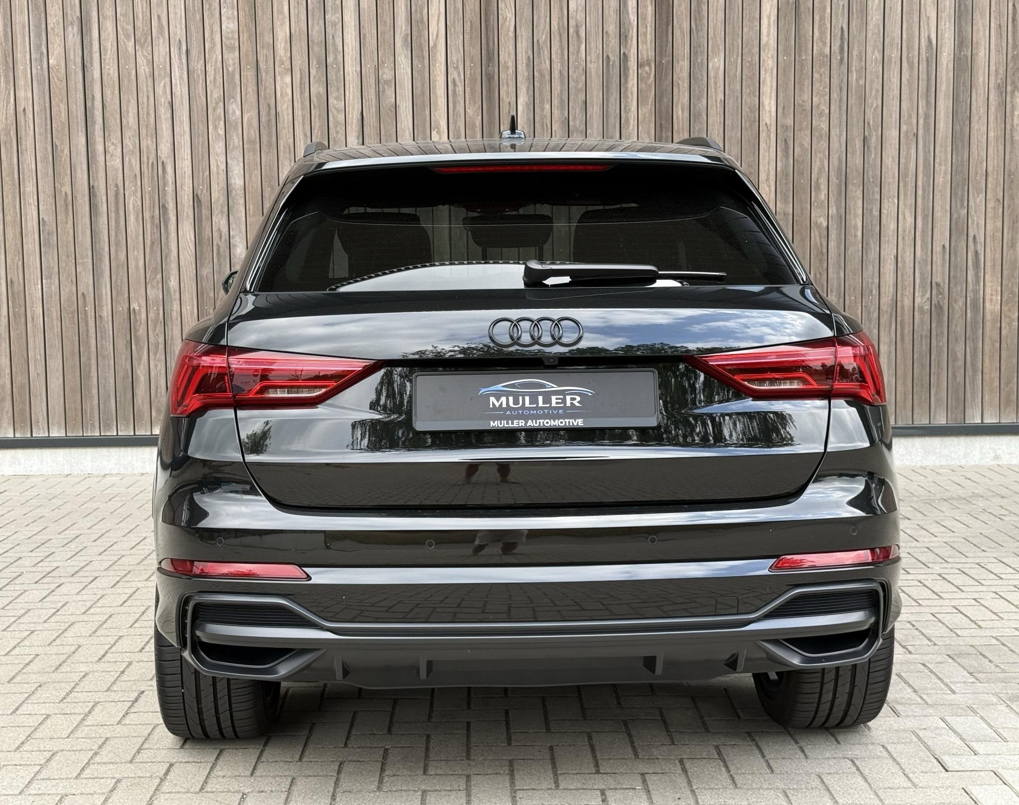 Audi Q3 45 TFSI e S edition S-line | MATRIX | SONOS | ACC |, Auto's, Gebruikt, Leder en Stof, Zwart, Automatische klimaatregeling