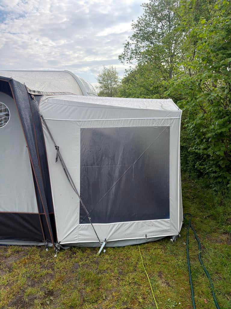 Isabella Capri/Pacific/Commandore/Ventura 250 uitbouw, Caravans en Kamperen, Voortenten en Luifels, Ophalen, Zo goed als nieuw