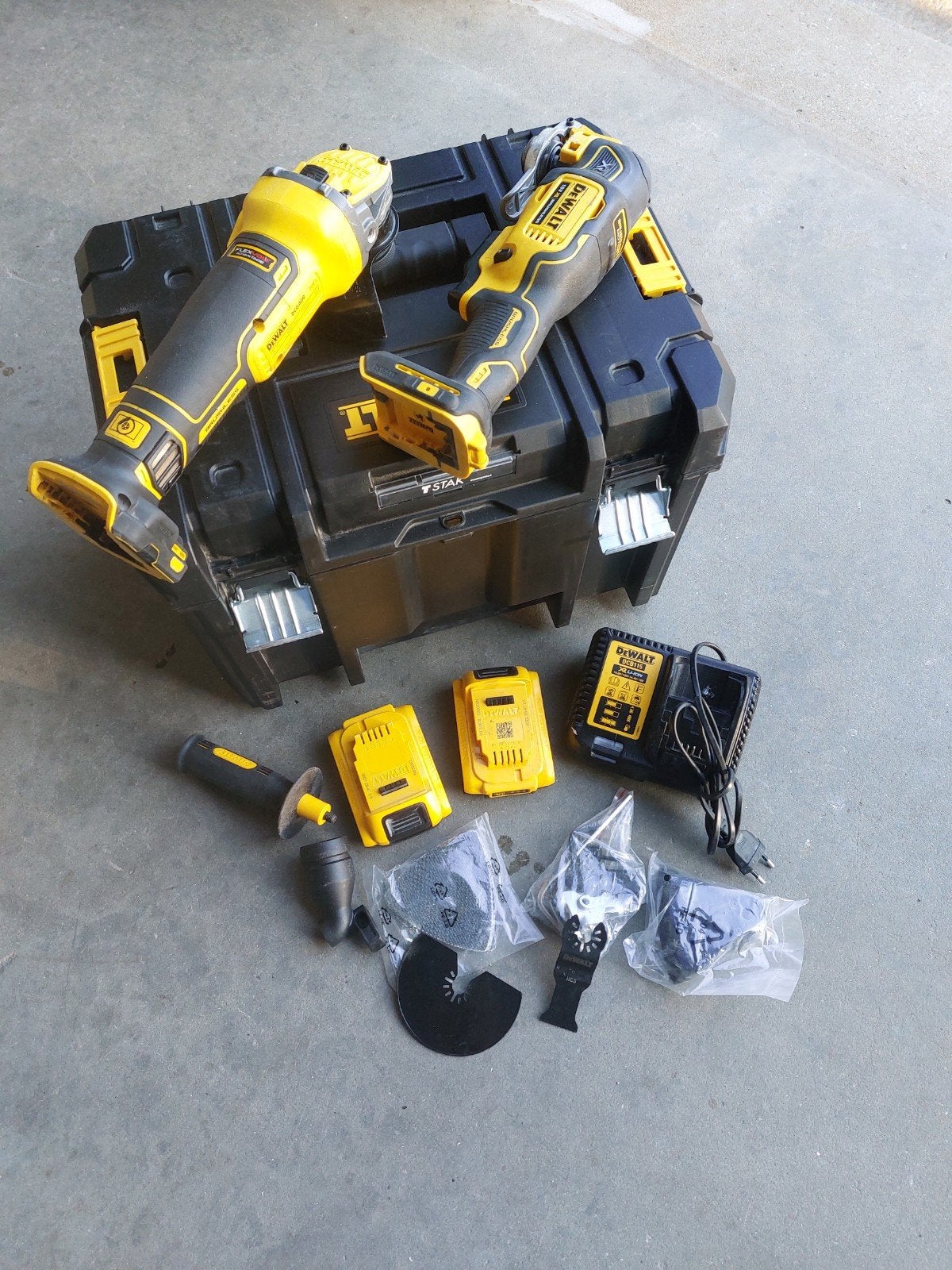 DeWalt Accu Haakse Slijper & Multitool Set met Koffer, Ophalen of Verzenden, Zo goed als nieuw, Haakse slijper, DeWalt