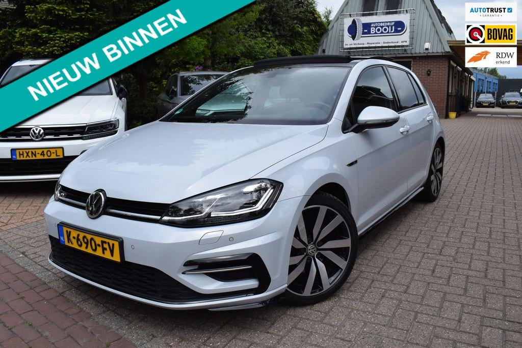 Volkswagen Golf 1.4 TSI Highline Business R-LINE AUTOM/ PANO, Lichtsensor, Gebruikt, 4 cilinders, 150 pk