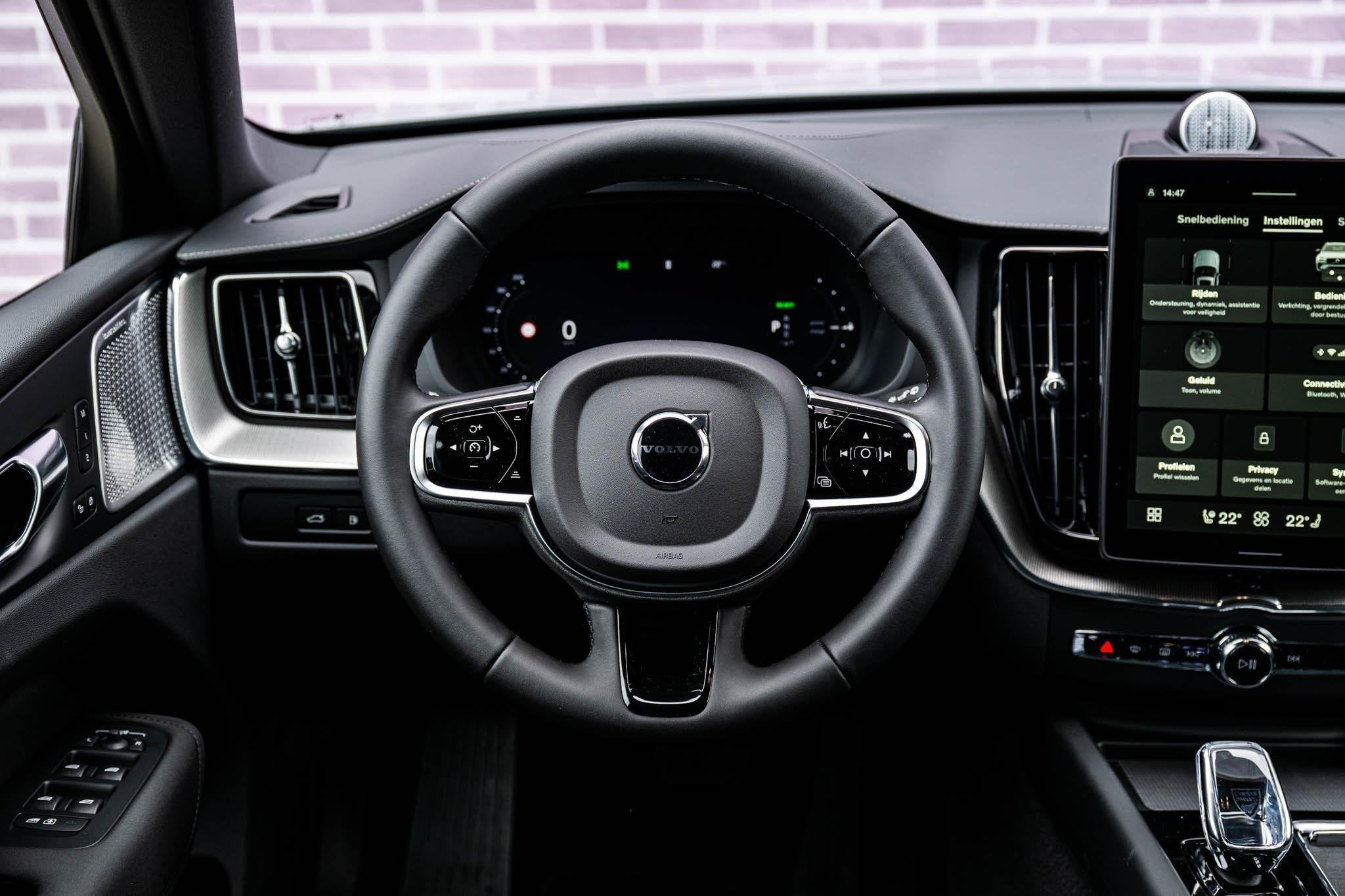 Volvo XC60 T8 Plug-in hybrid AWD Ultra Dark Exec. Ed. | Goog, Automaat, Gebruikt, Euro 6, 4 cilinders