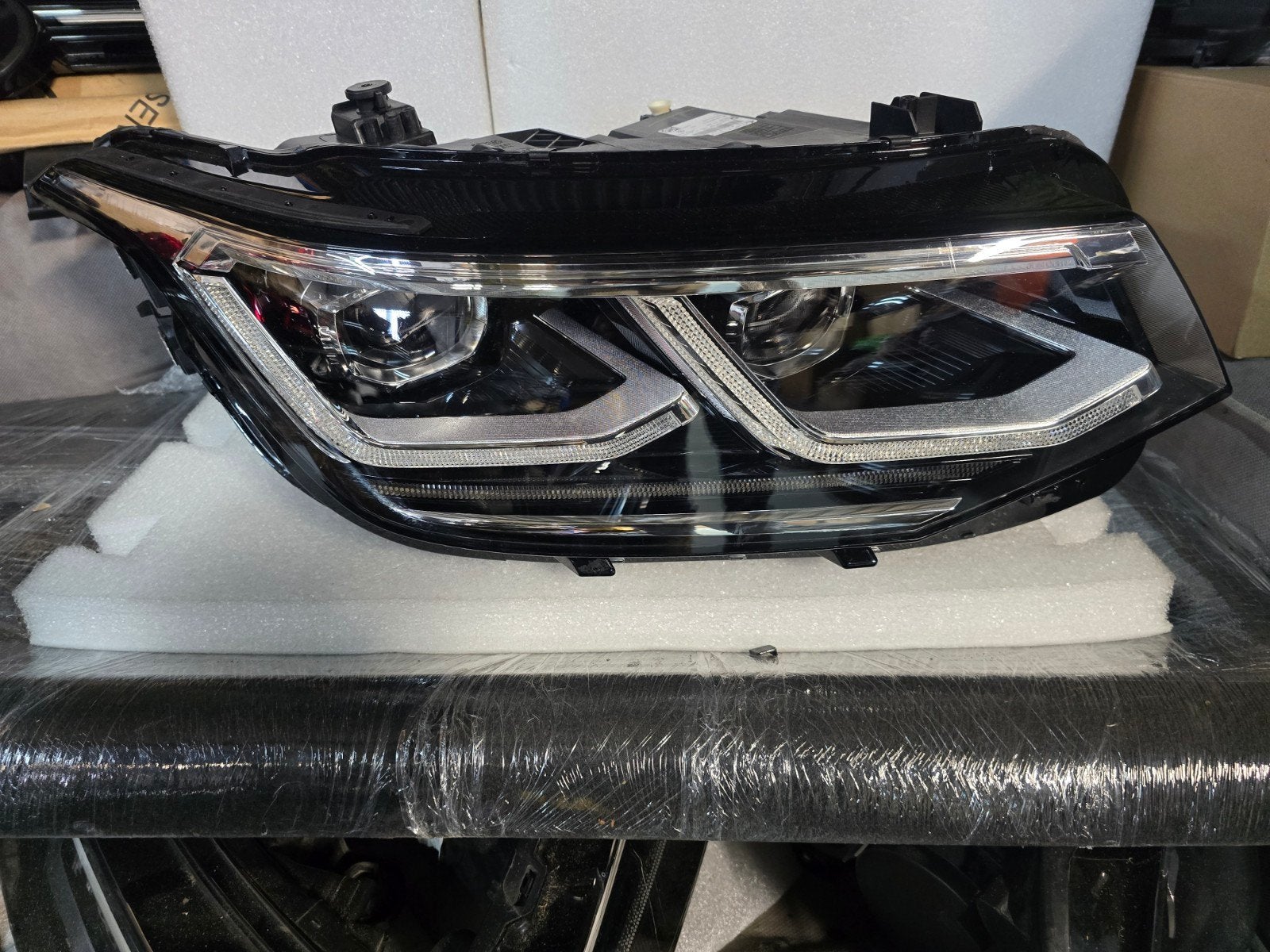 Koplamp IQ Light rechts VW Tiguan 5NA Allspace facelift '20+, Auto-onderdelen, Gebruikt, Volkswagen, Wolfsburg, Ophalen of Verzenden