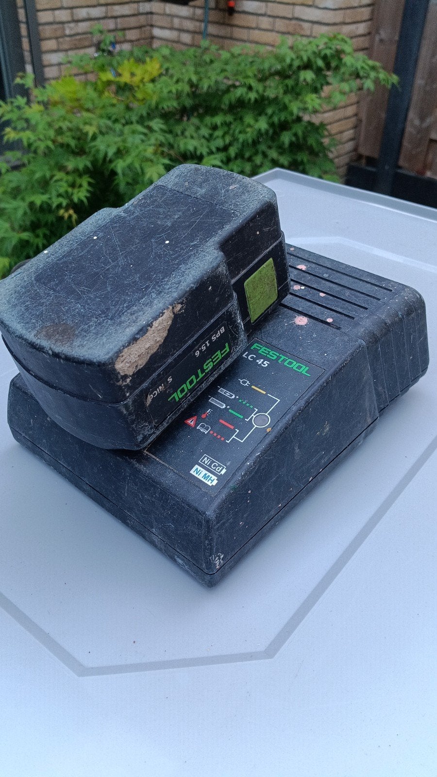 Festool Acculader LC 45 met Accu BPS 15.6, Ophalen of Verzenden, Gebruikt, Minder dan 400 watt, Overige typen