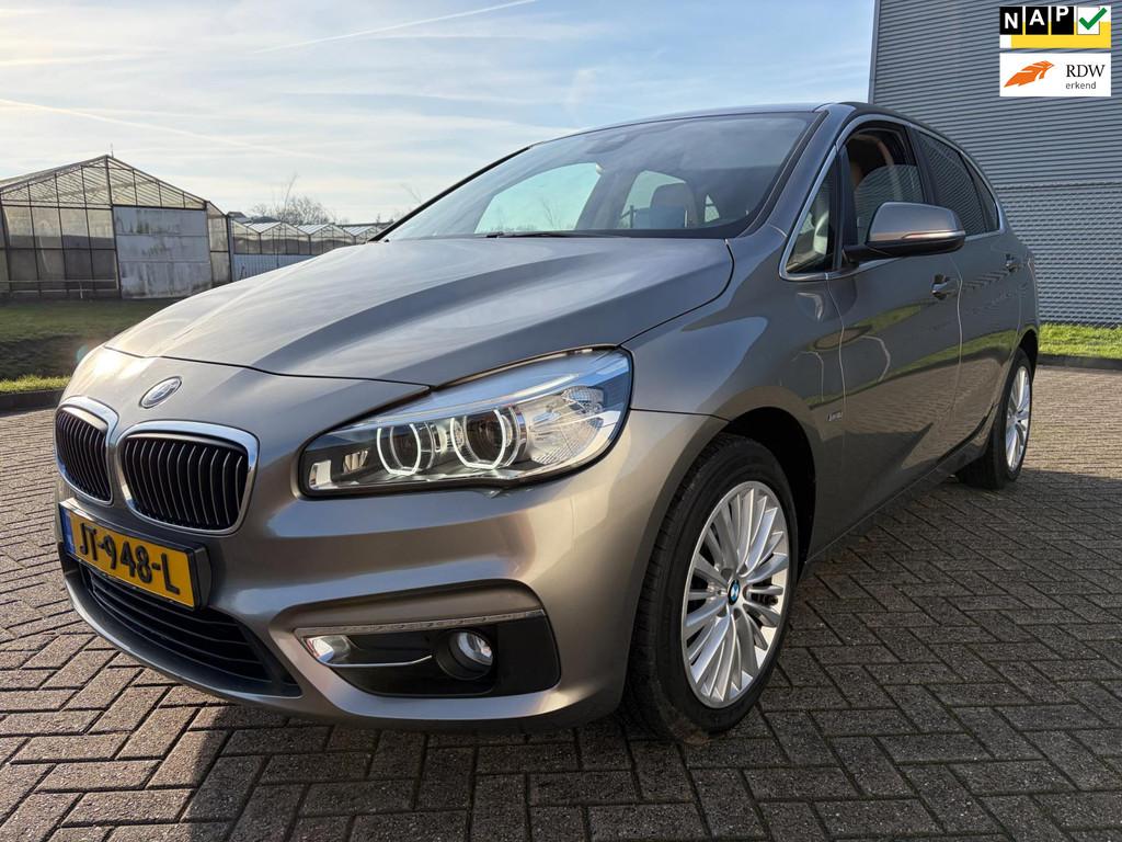 BMW 2-serie Active Tourer 216i Centennial High Executive NL, Voorwielaandrijving, Gebruikt, Bedrijf, Handgeschakeld