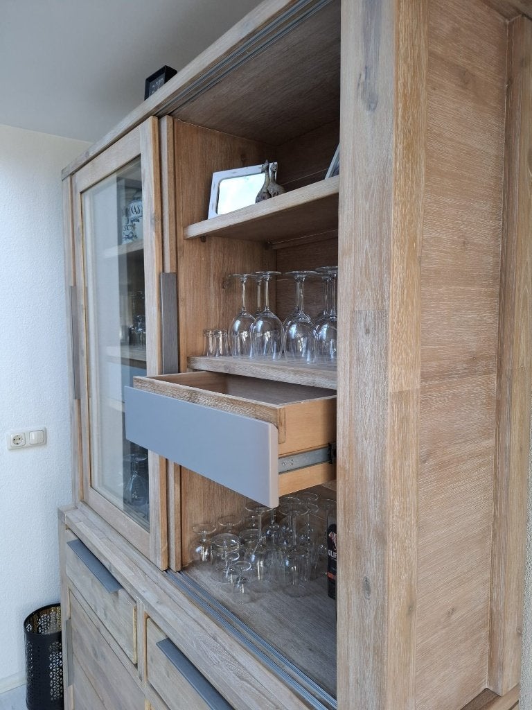 Buffetkast Buckley – Licht Hout Met Grijze Laden En Vitrine, Ophalen, Gebruikt, Onbekend, Modern landelijk, beetje stoer