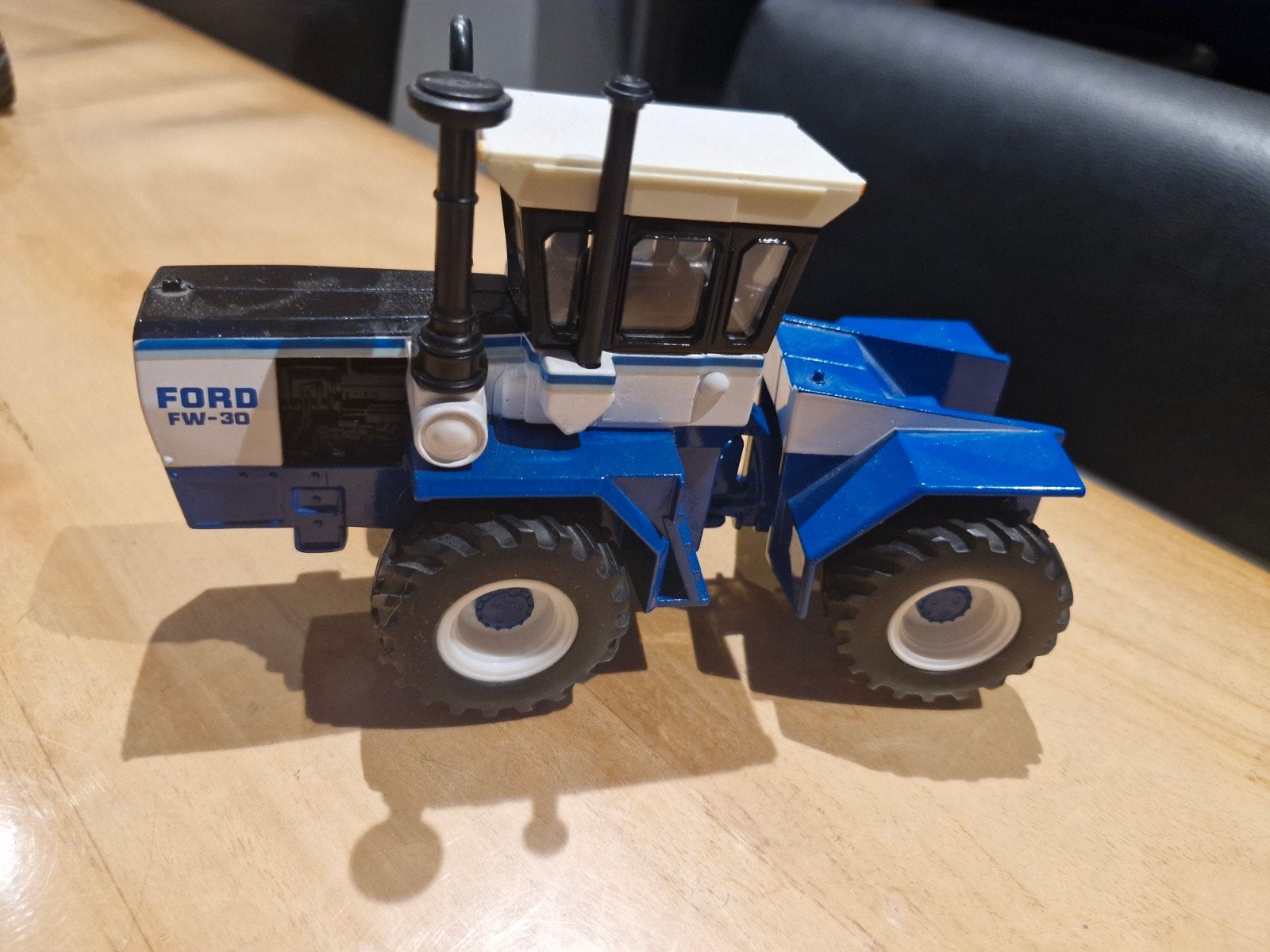 Ford FW30 Britains miniatuur tractor, Ophalen of Verzenden, Gebruikt, Tractor of Landbouw, Britains